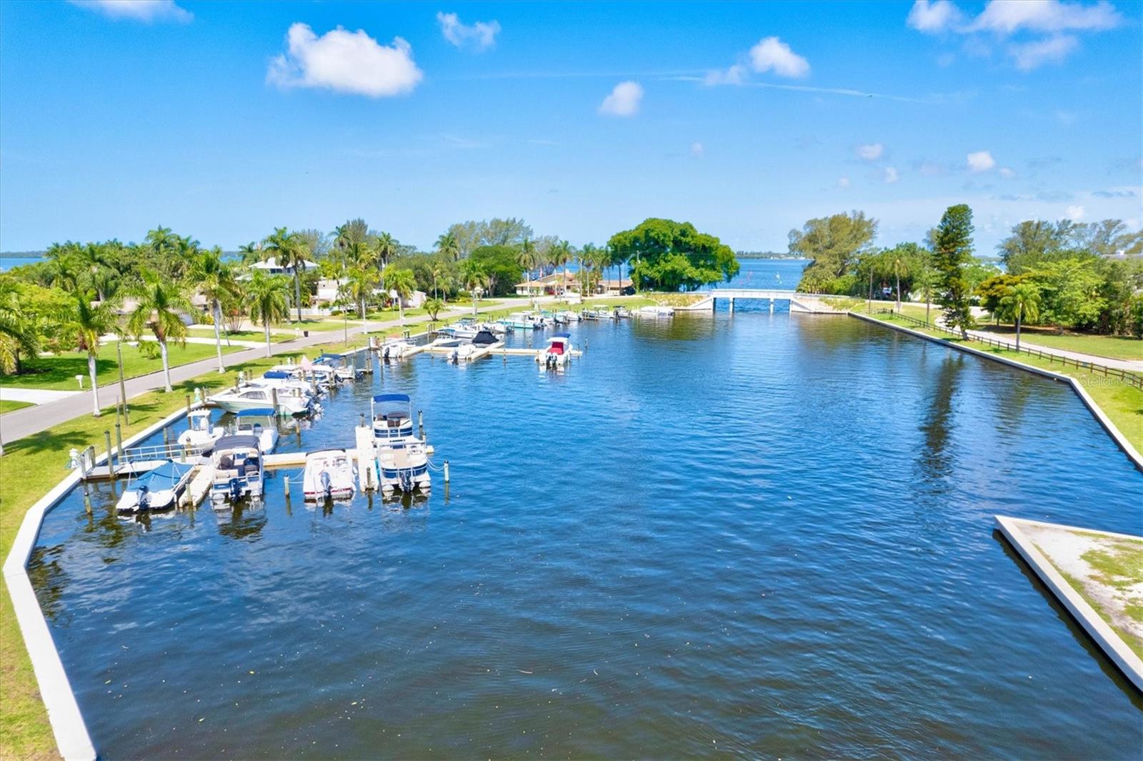 BAYVIEW GROVE - Land