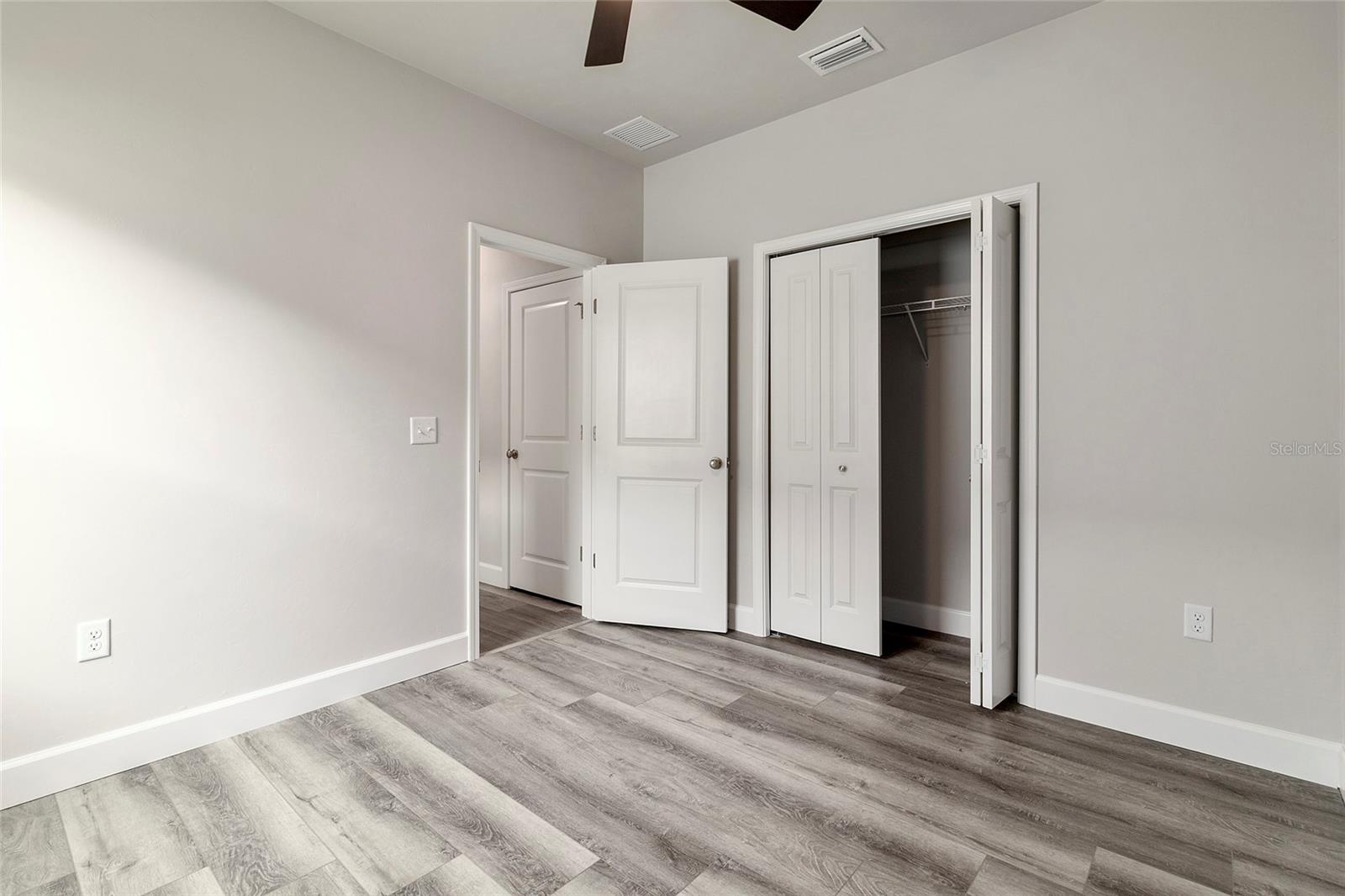 GRAND OAKS - Residential