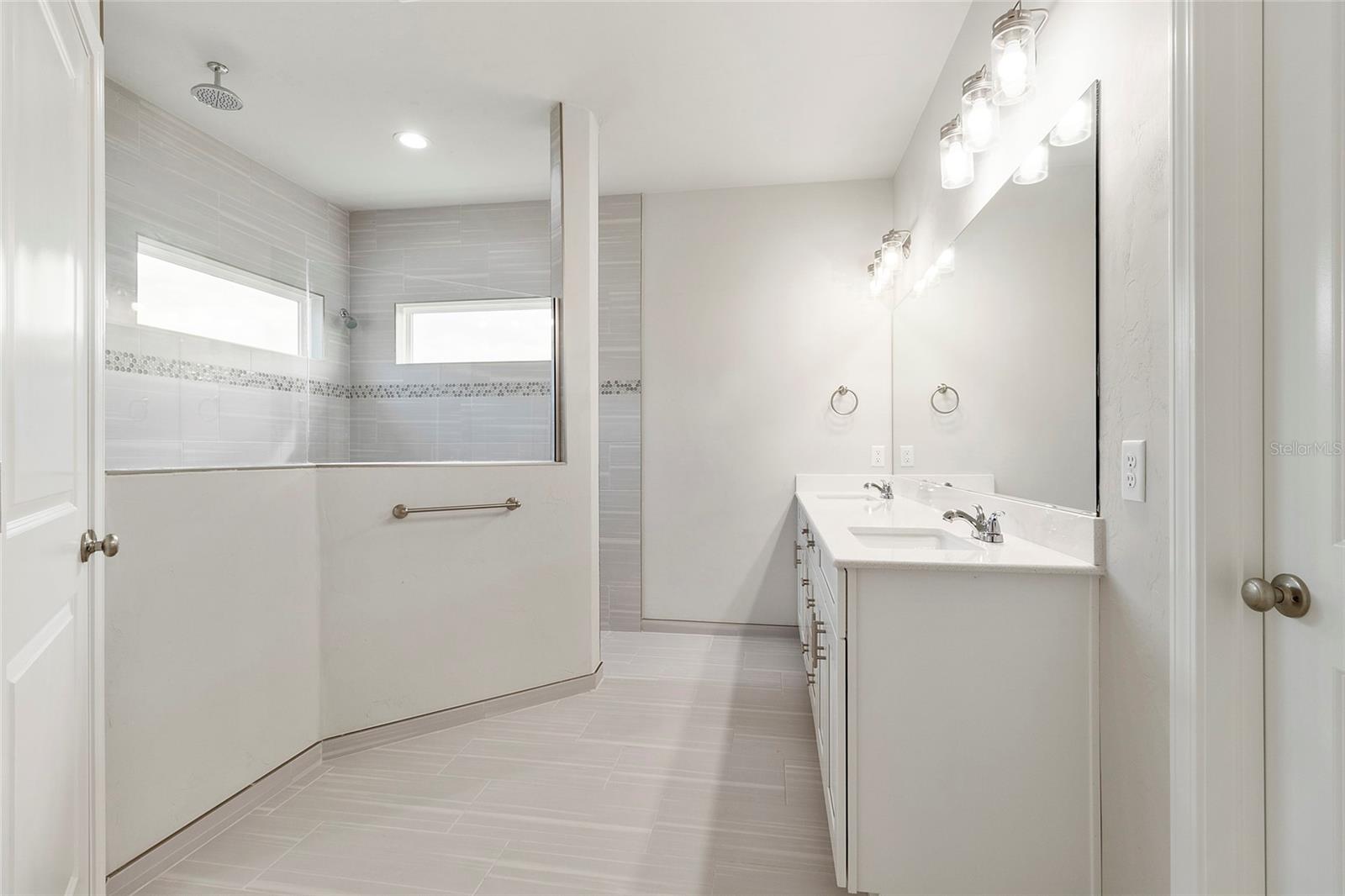 GRAND OAKS - Residential