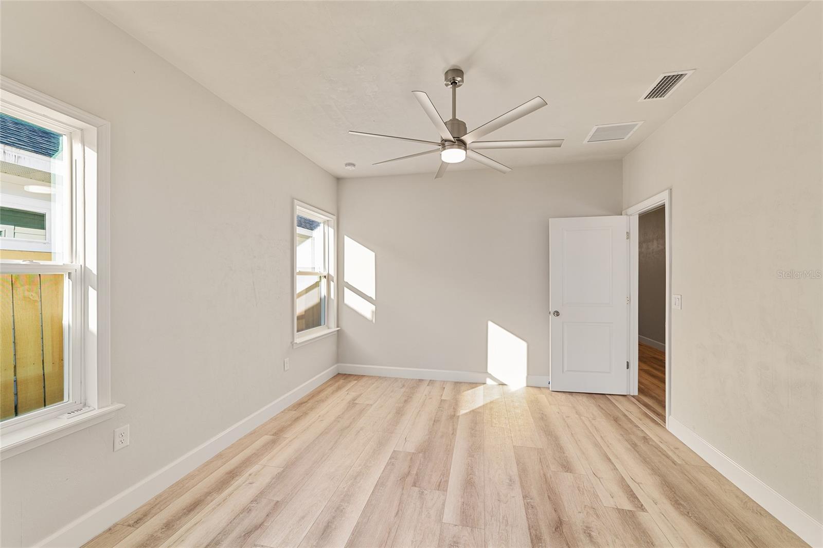 GRAND OAKS - Residential