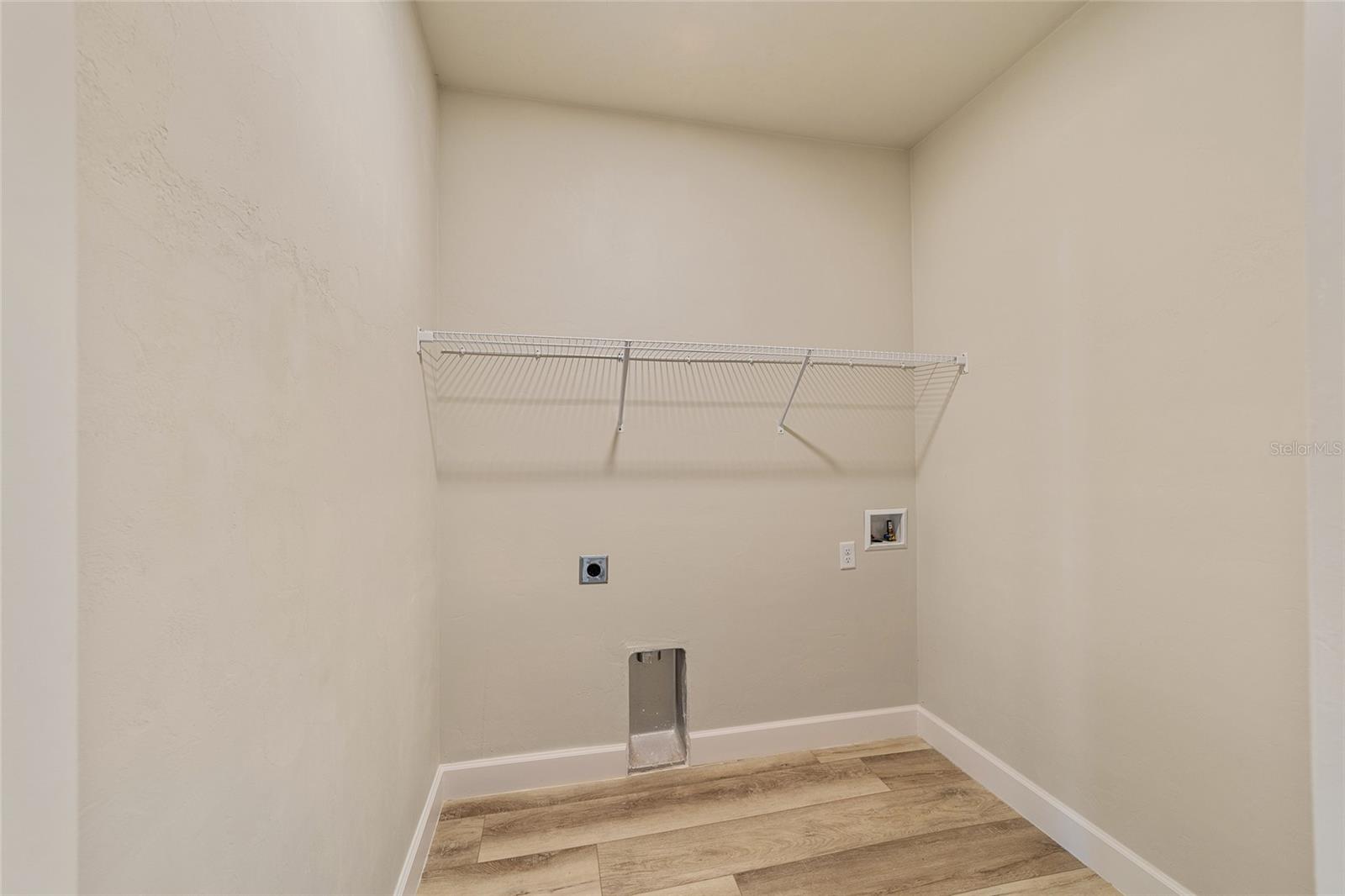 GRAND OAKS - Residential