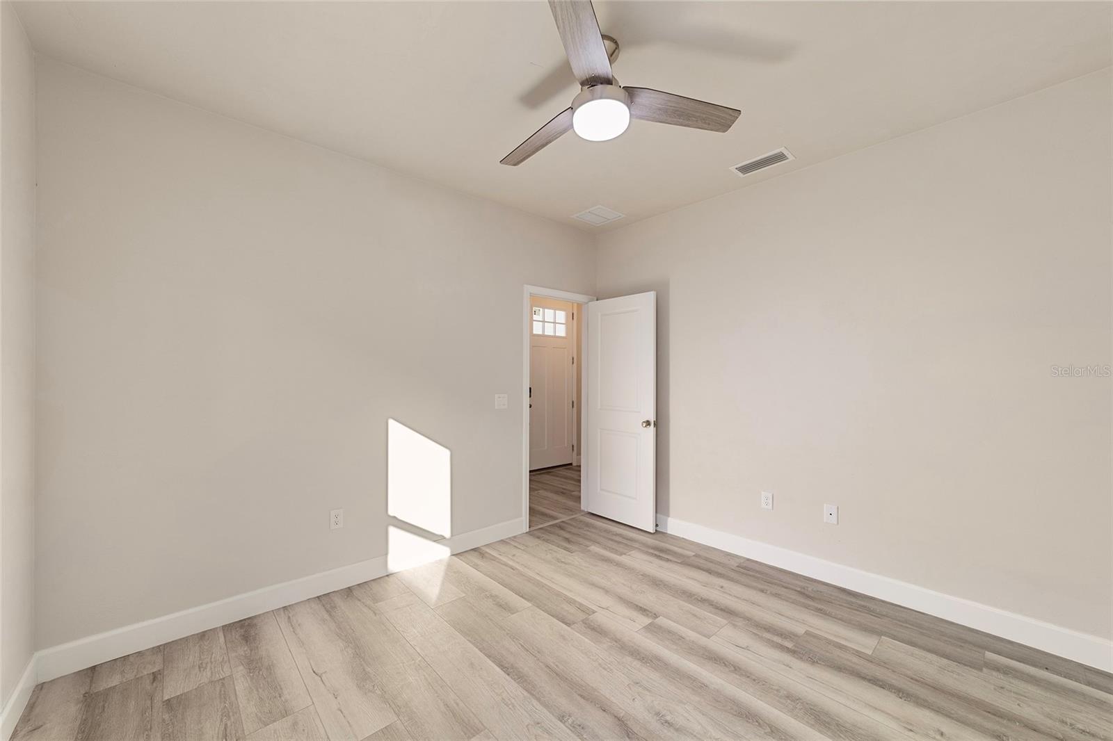 GRAND OAKS - Residential