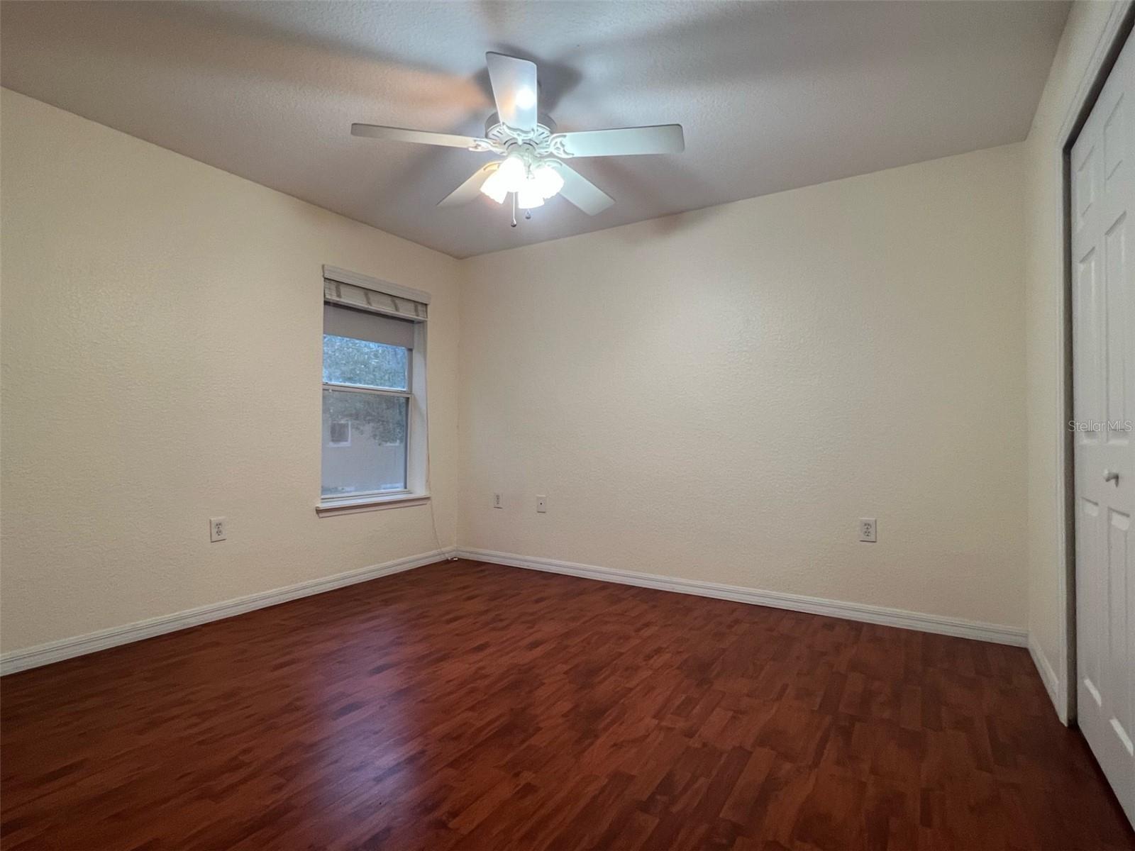 EMERALD POINTE TWNHMS AT TA - Residential Lease