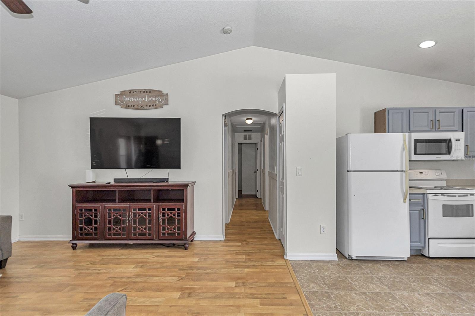 RAINBOW LAKES ESTATE - Residential