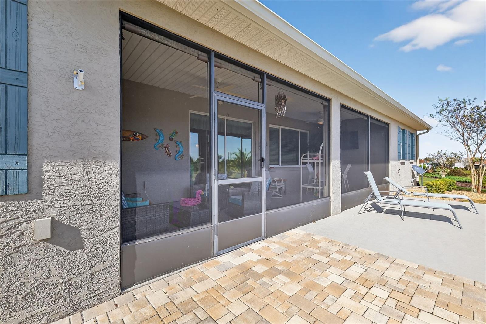 ON TOP/THE WORLD AVALON PH 6 - Residential