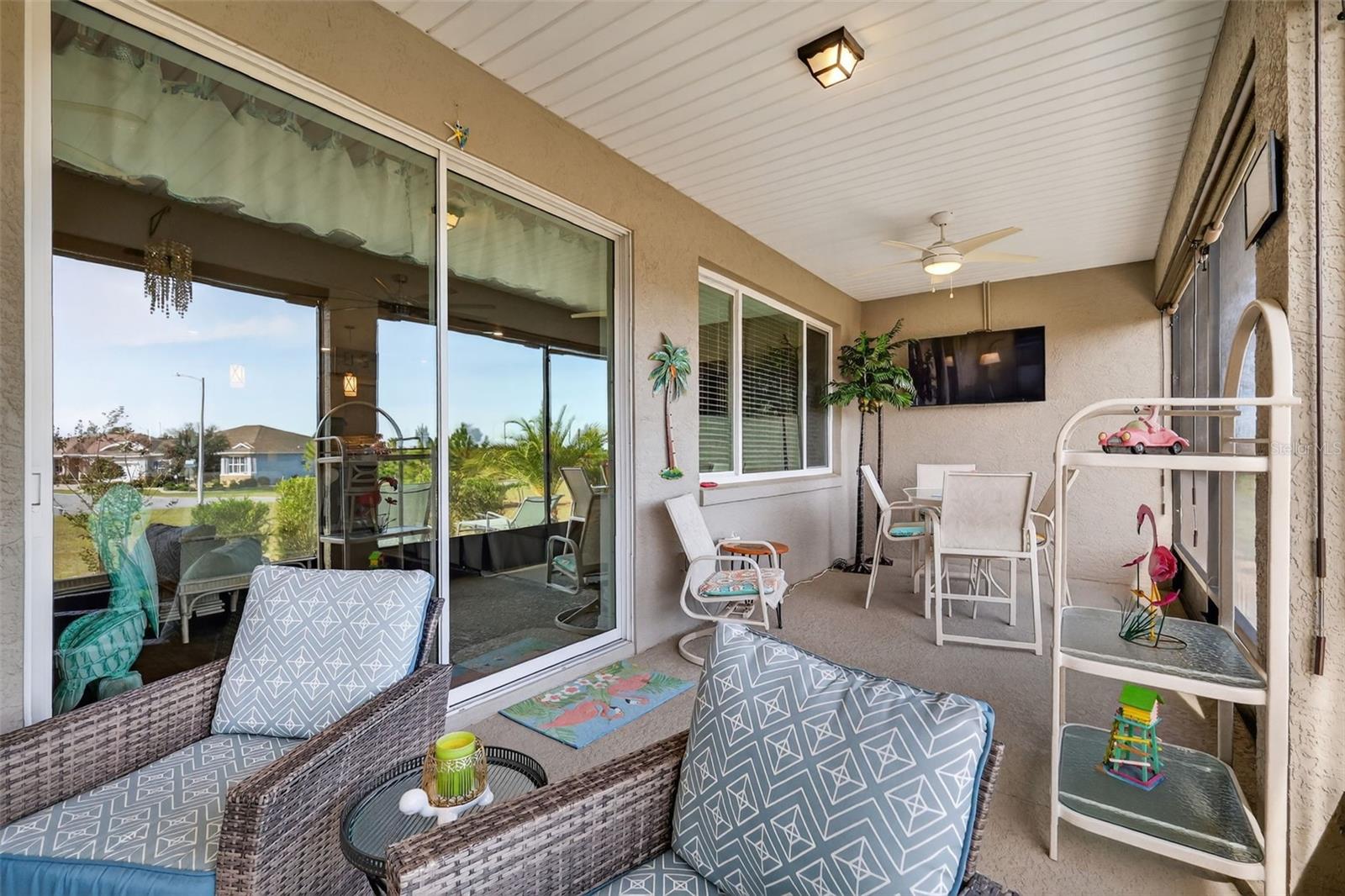 ON TOP/THE WORLD AVALON PH 6 - Residential