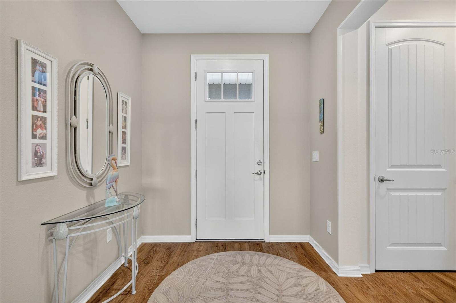 ON TOP/THE WORLD AVALON PH 6 - Residential