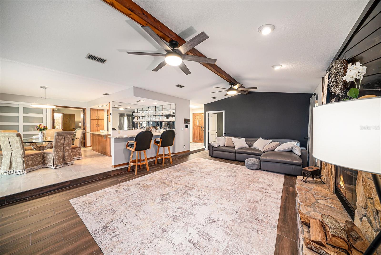 SHADOW LAKES ESTATES - Residential