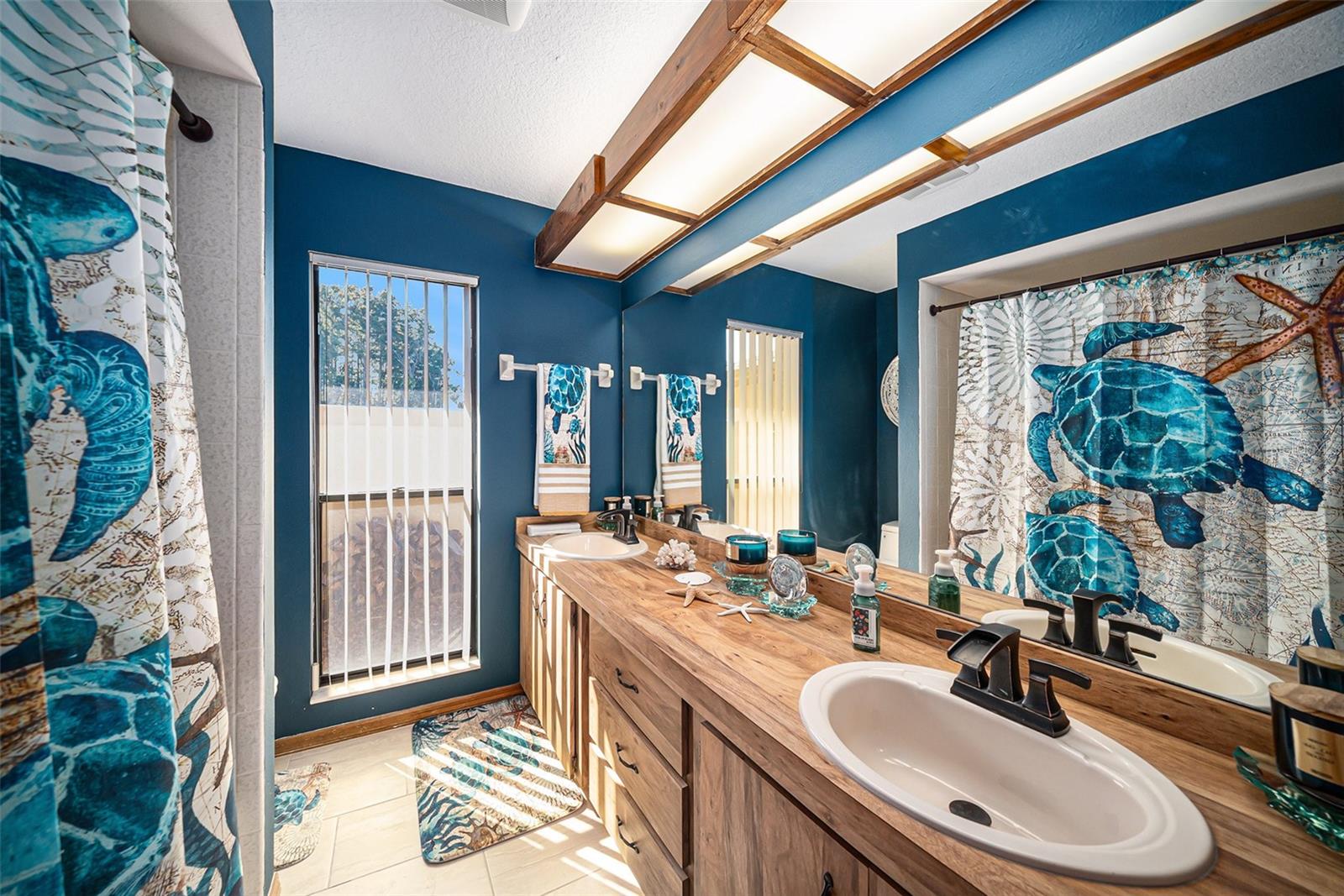 SHADOW LAKES ESTATES - Residential