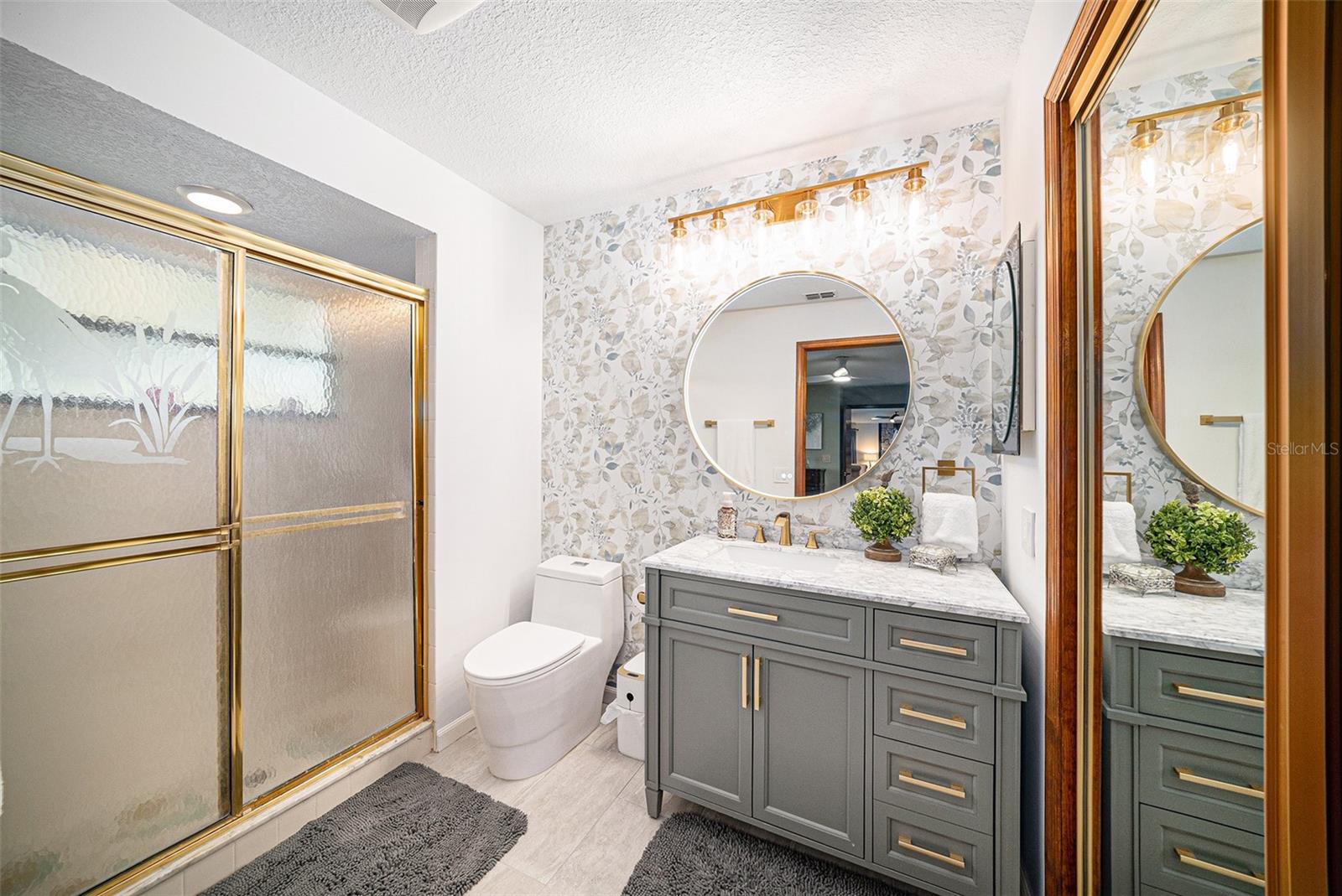 SHADOW LAKES ESTATES - Residential