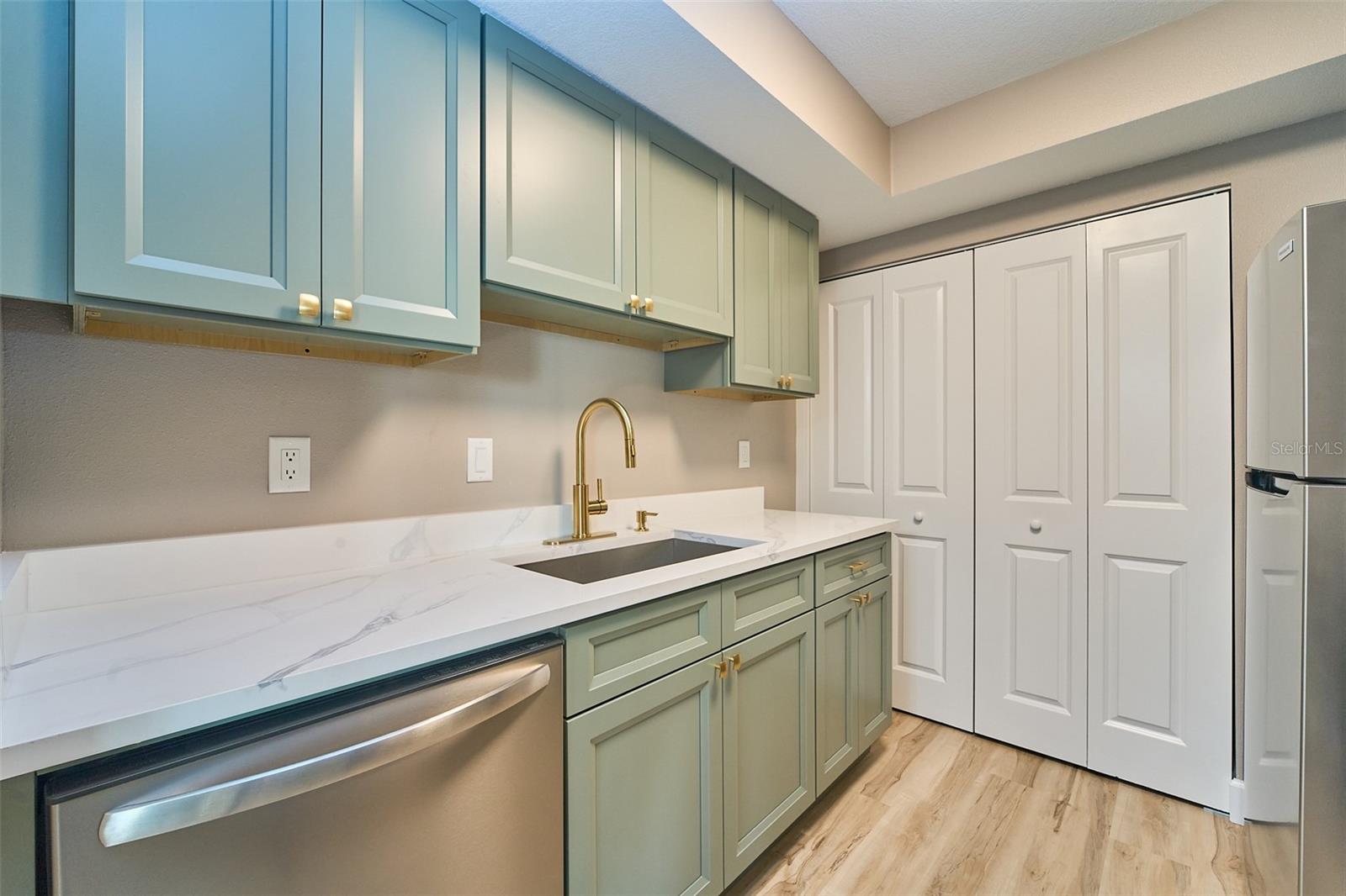 PEPPERTREE LAKE CONDO - Residential