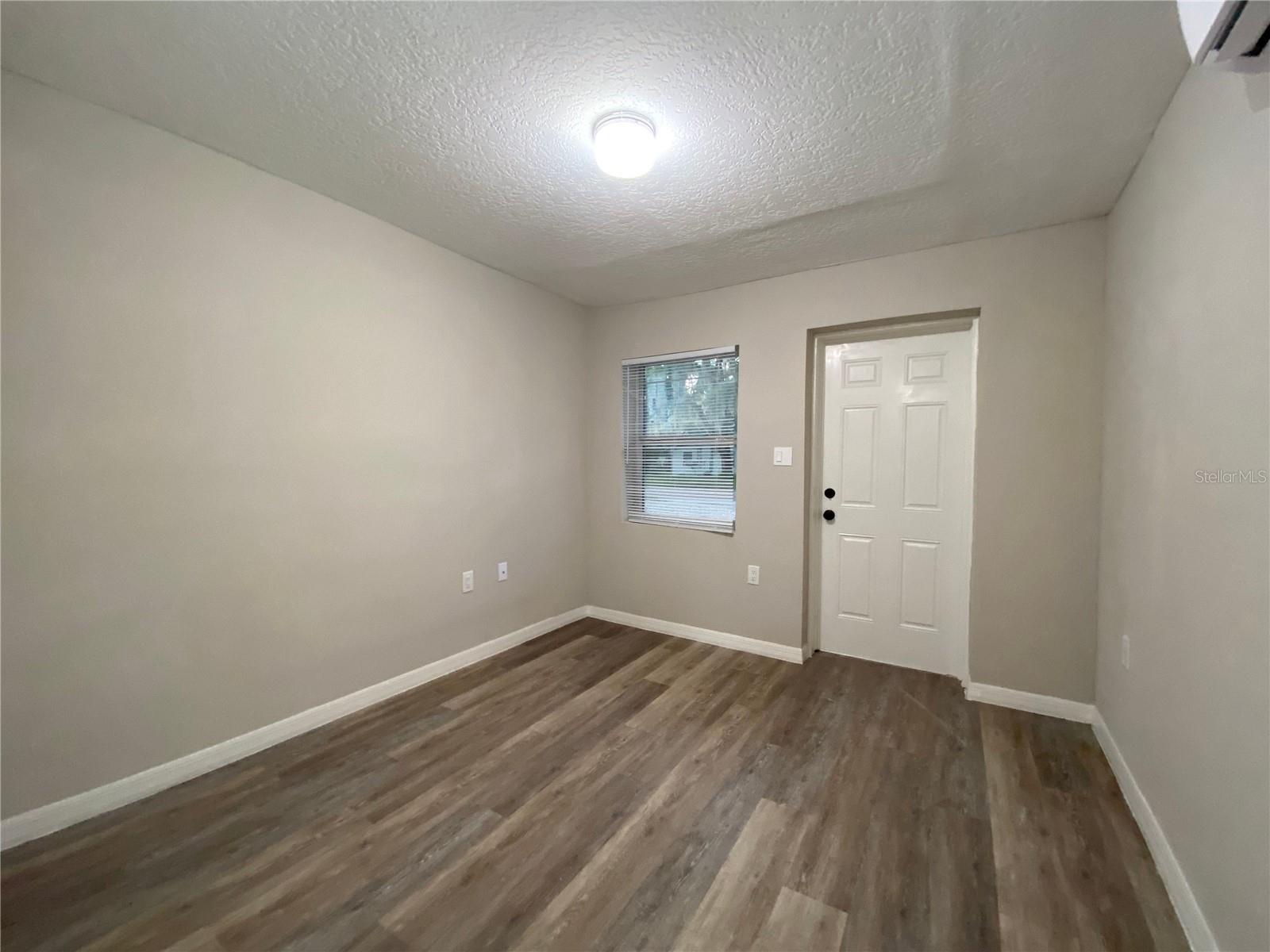 EUSTIS HOGANS SUB - Residential Lease