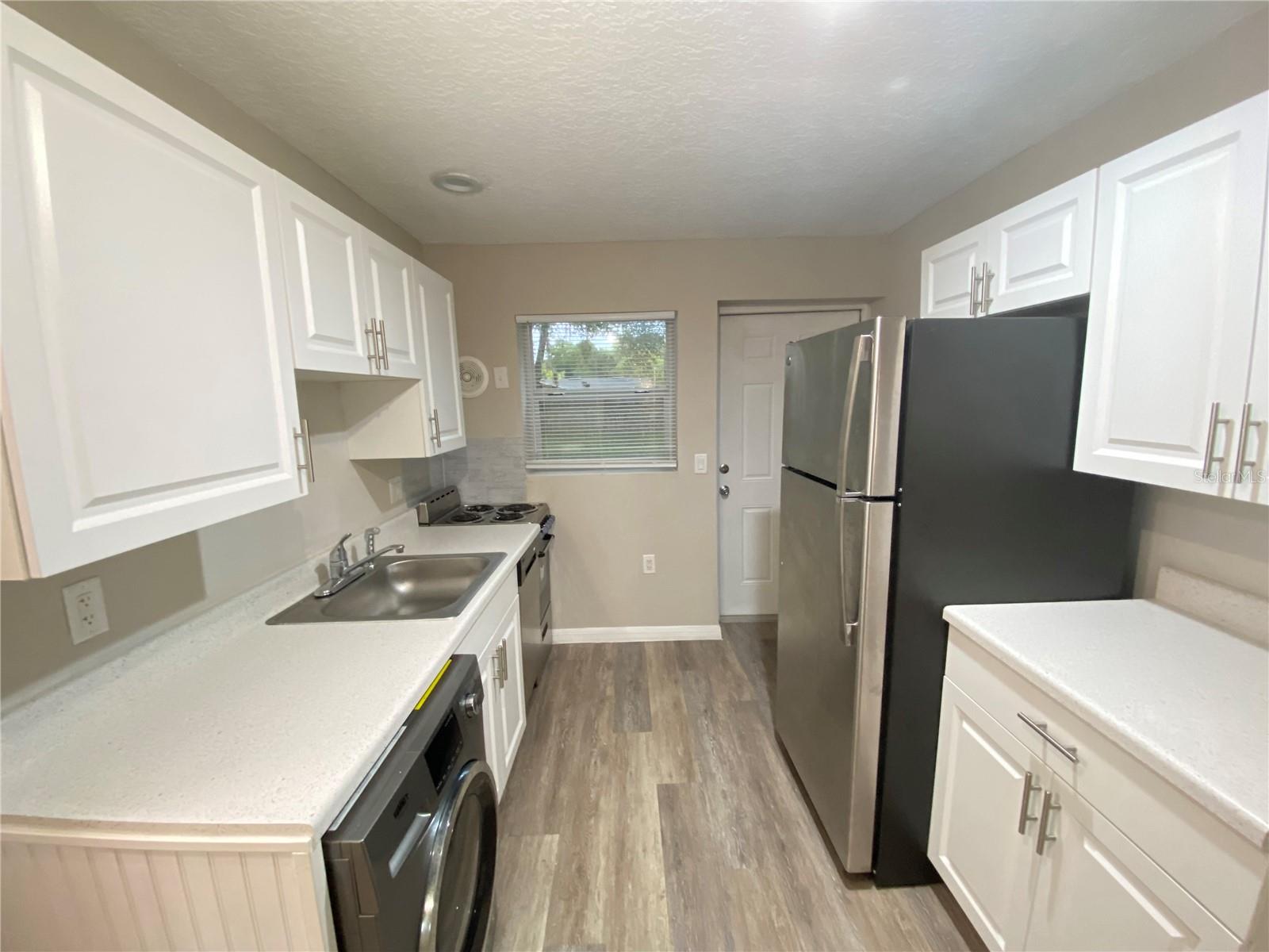 EUSTIS HOGANS SUB - Residential Lease