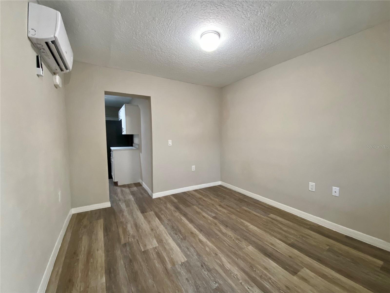 EUSTIS HOGANS SUB - Residential Lease