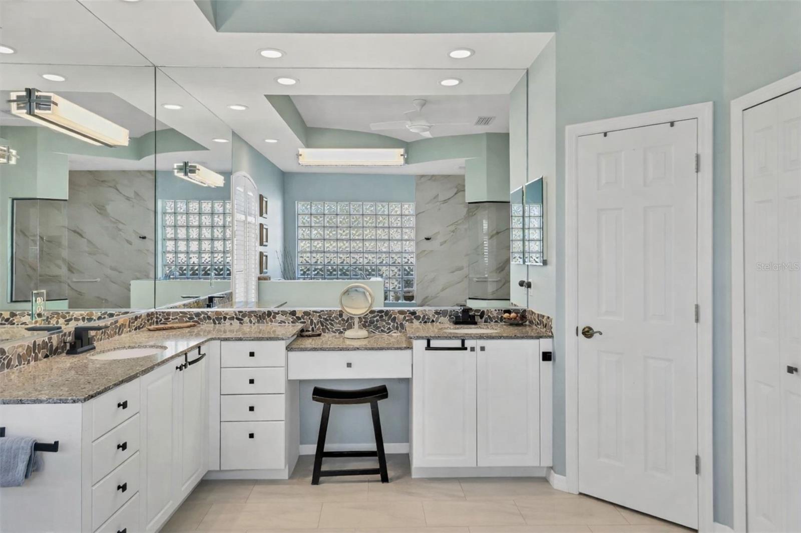 UNIVERSITY PARK COUNTRY CLUB - Residential