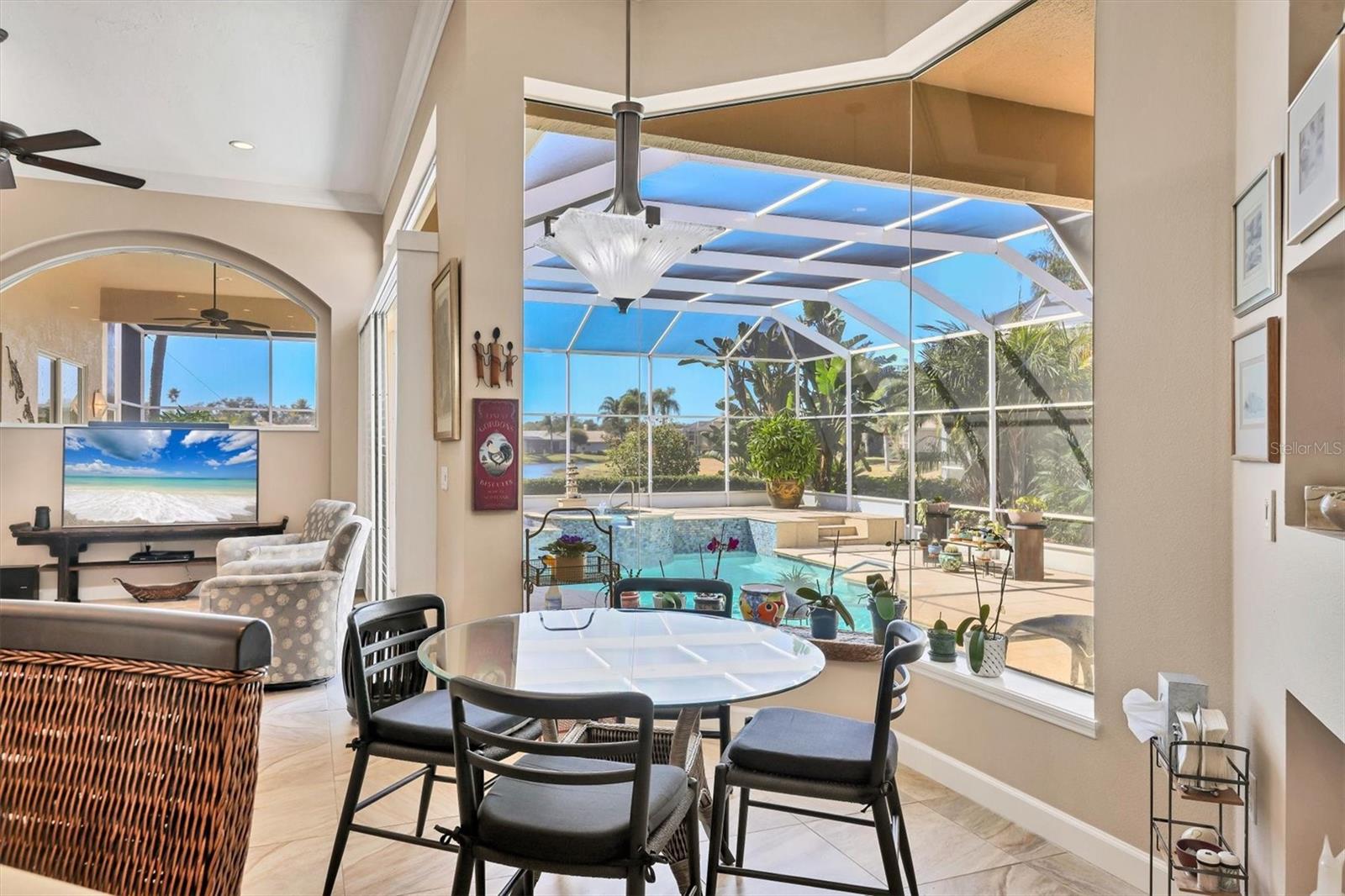 UNIVERSITY PARK COUNTRY CLUB - Residential