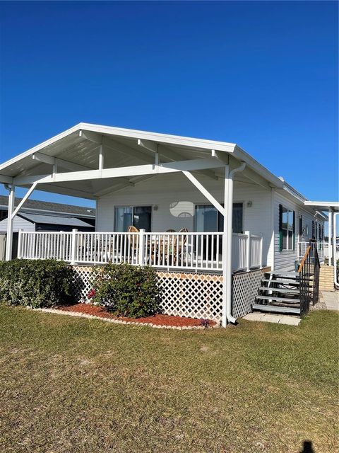 A home in LAKE WALES