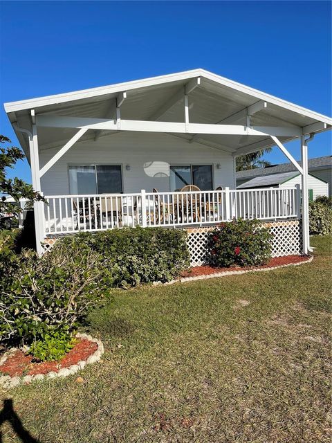 A home in LAKE WALES