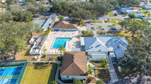 A home in LAKE WALES