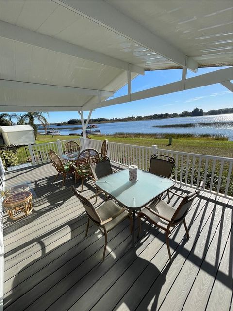 A home in LAKE WALES