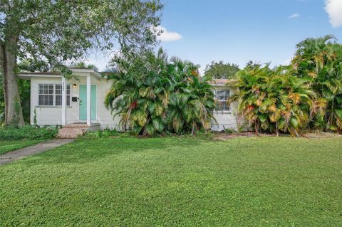 Photo of 4200 3rd Street N, St Petersburg, FL 33703 (MLS # TB8437099)