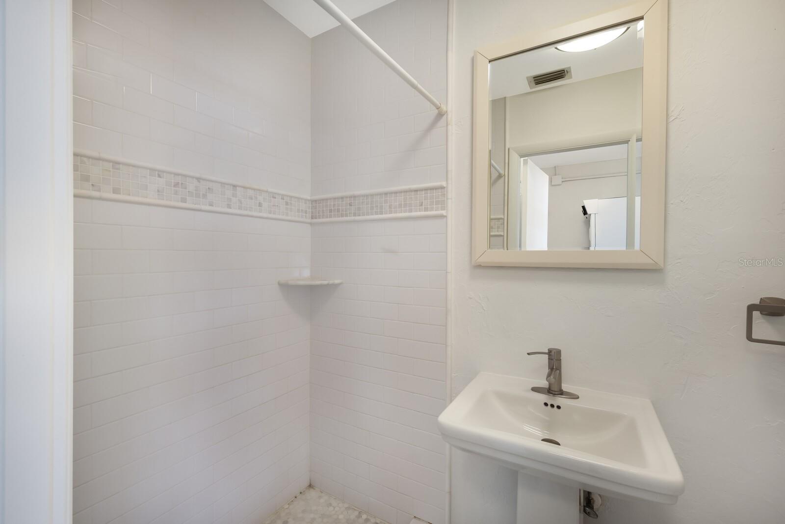 SOUTH GATE - Residential