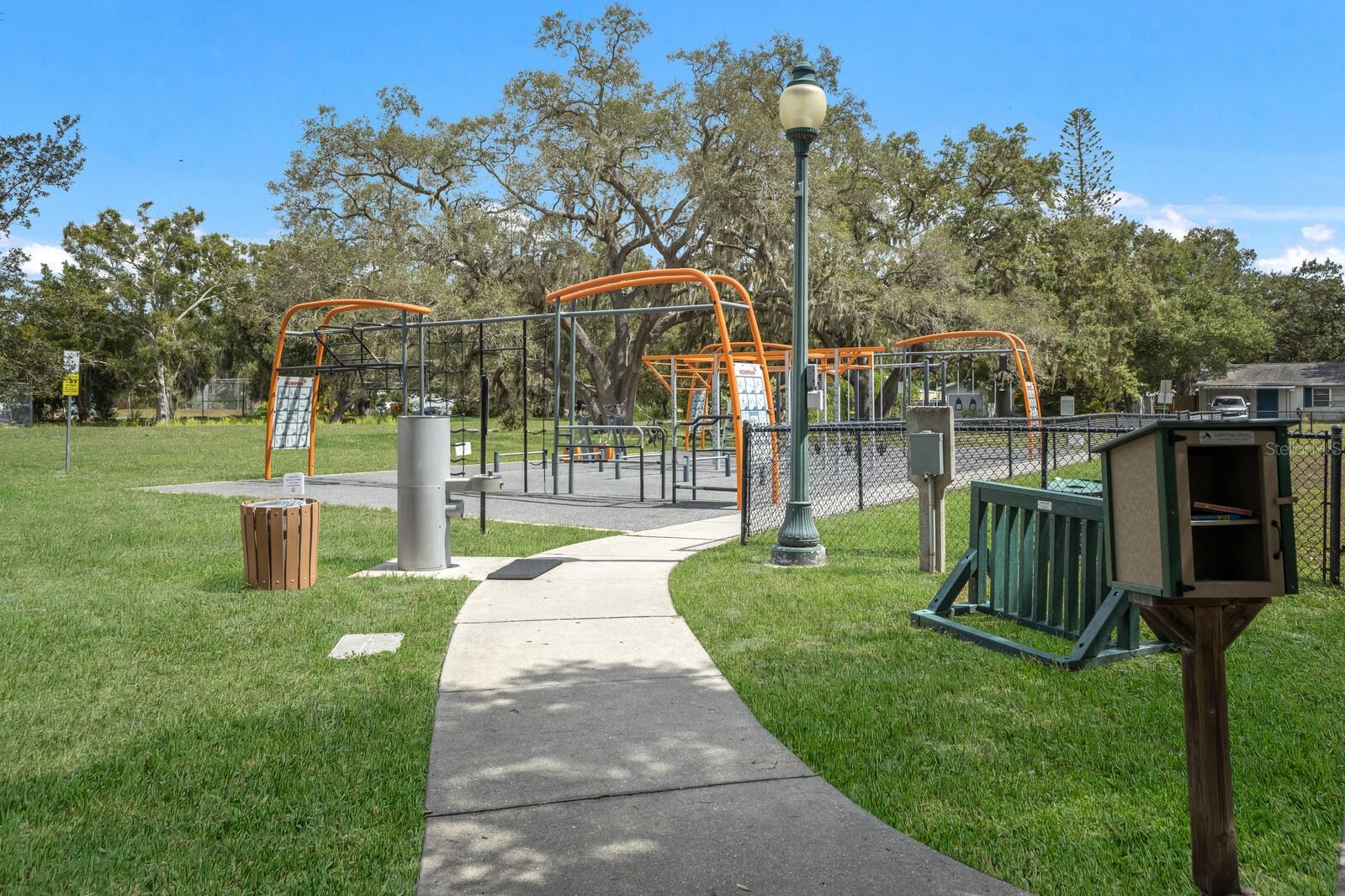 SOUTH GATE - Residential