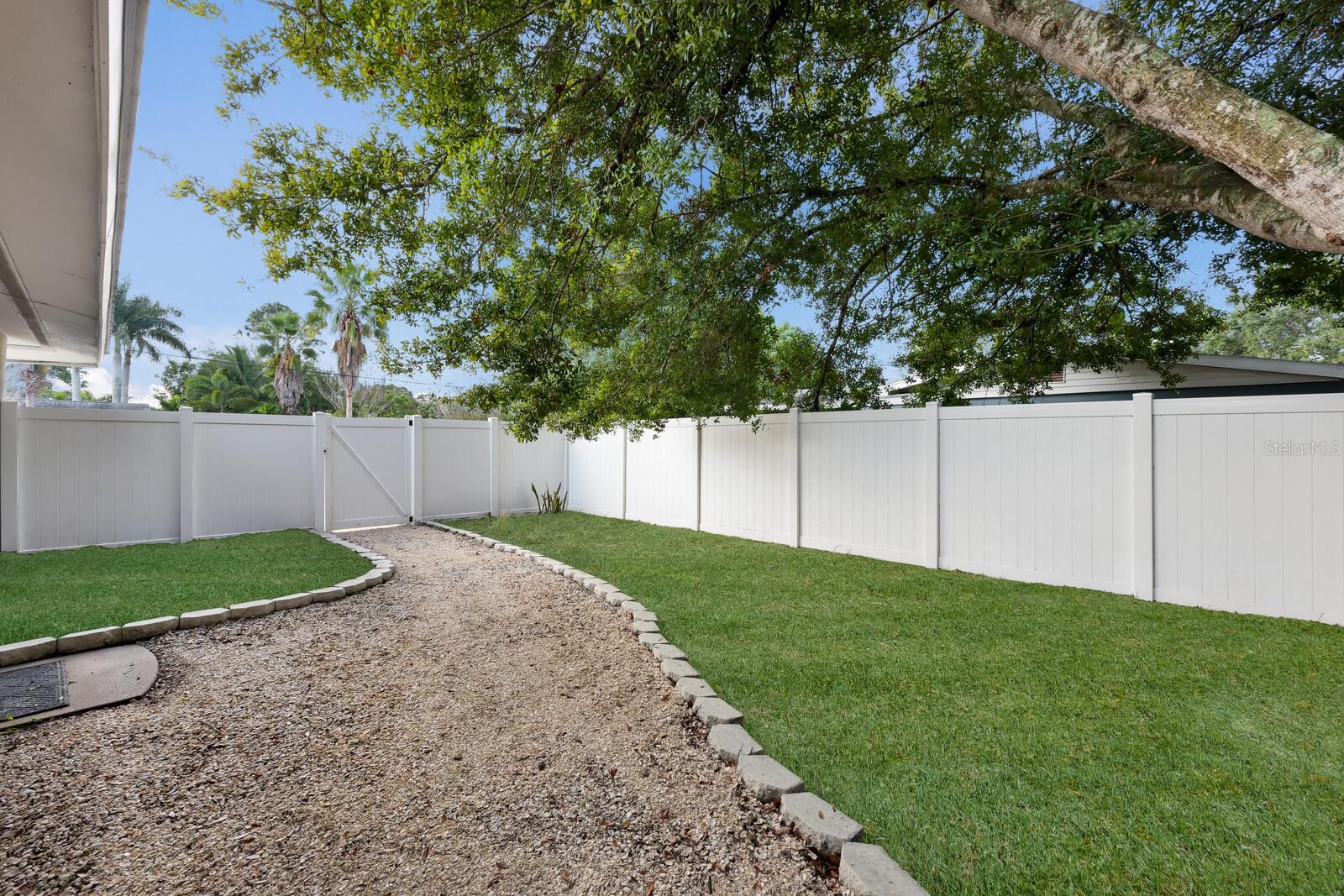 SOUTH GATE - Residential