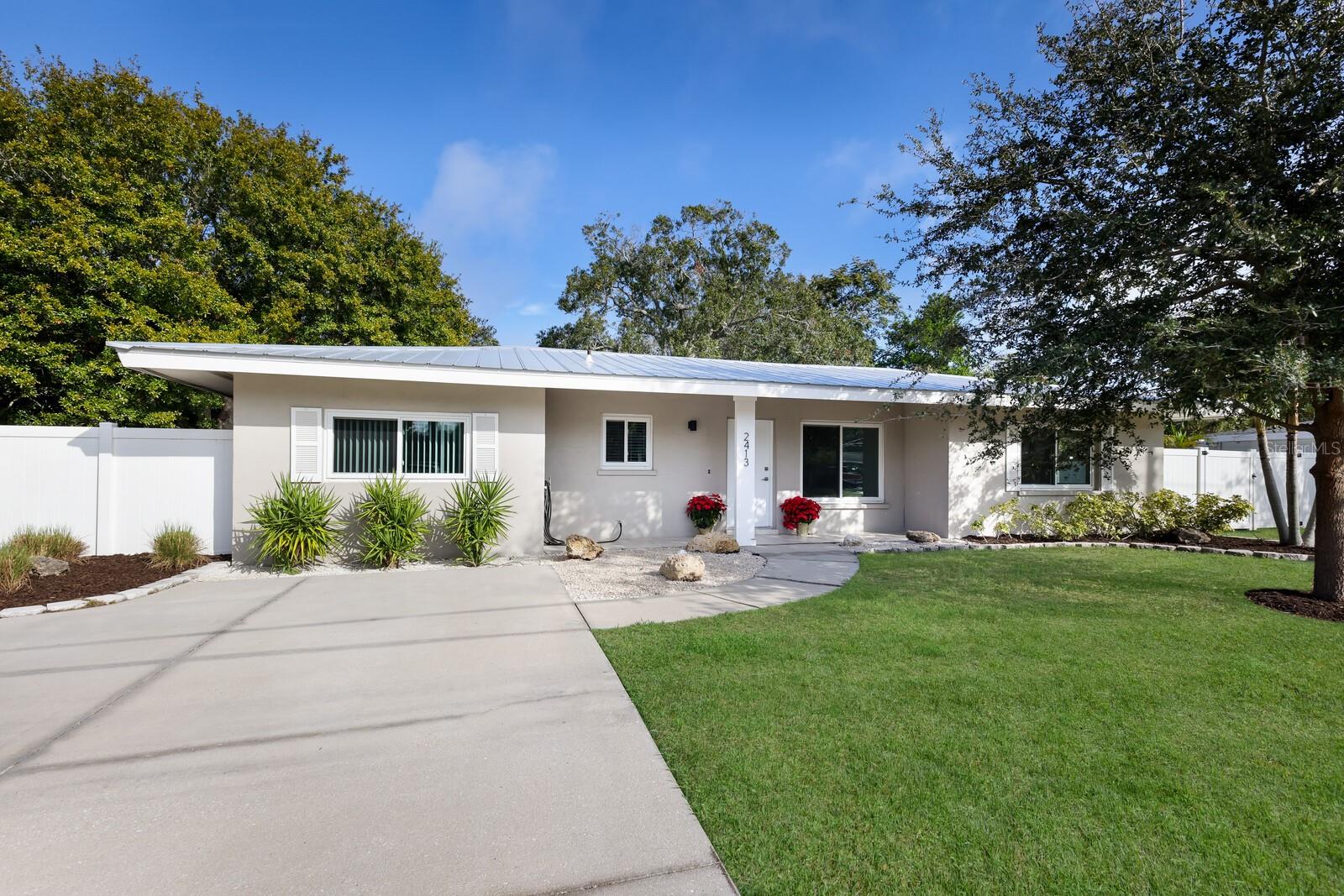 SOUTH GATE - Residential