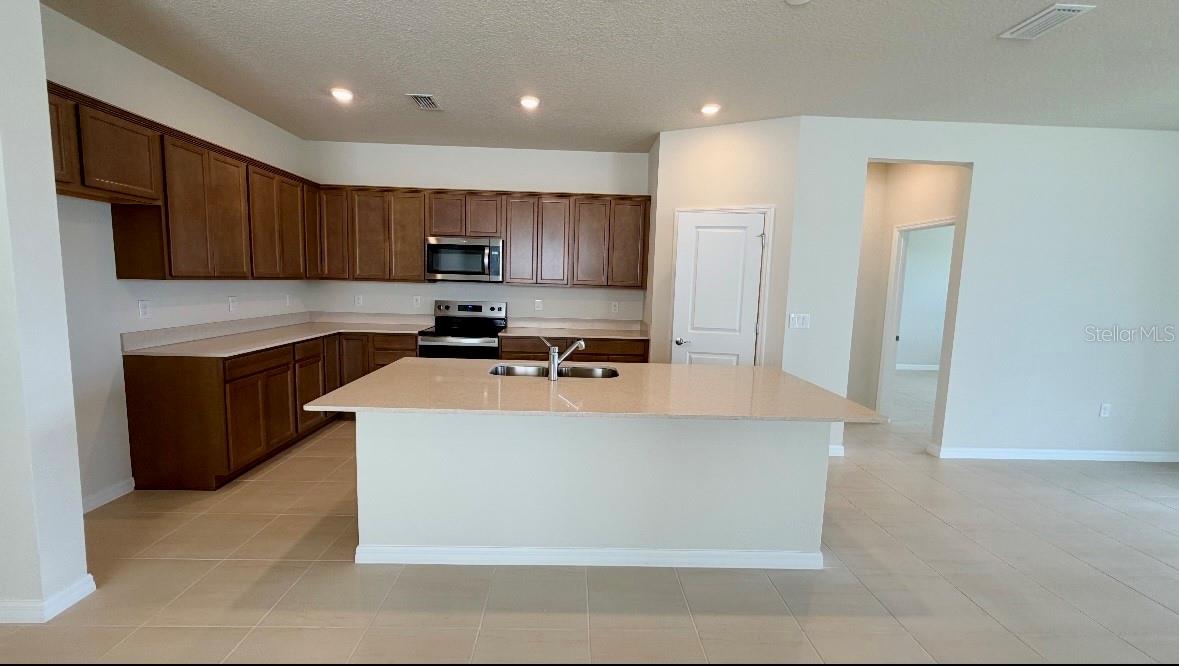 3099 SPRINGBANK DRIVE