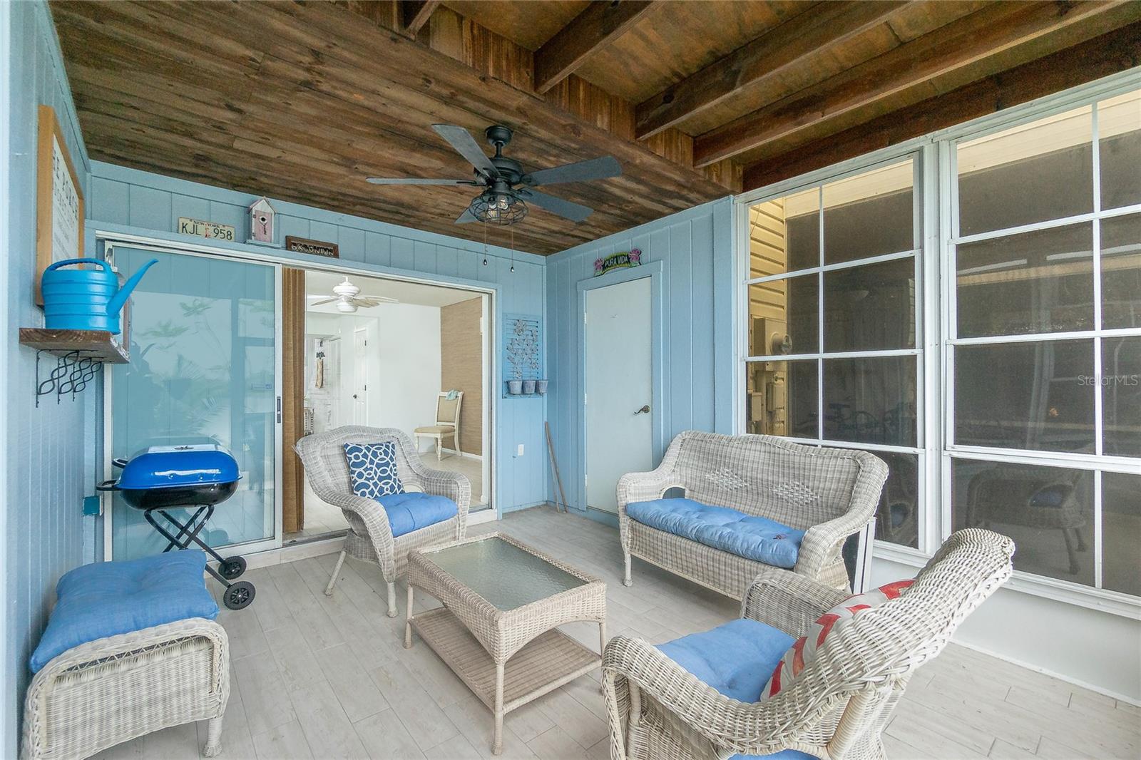 LAKE RIO TWNHMS - Residential