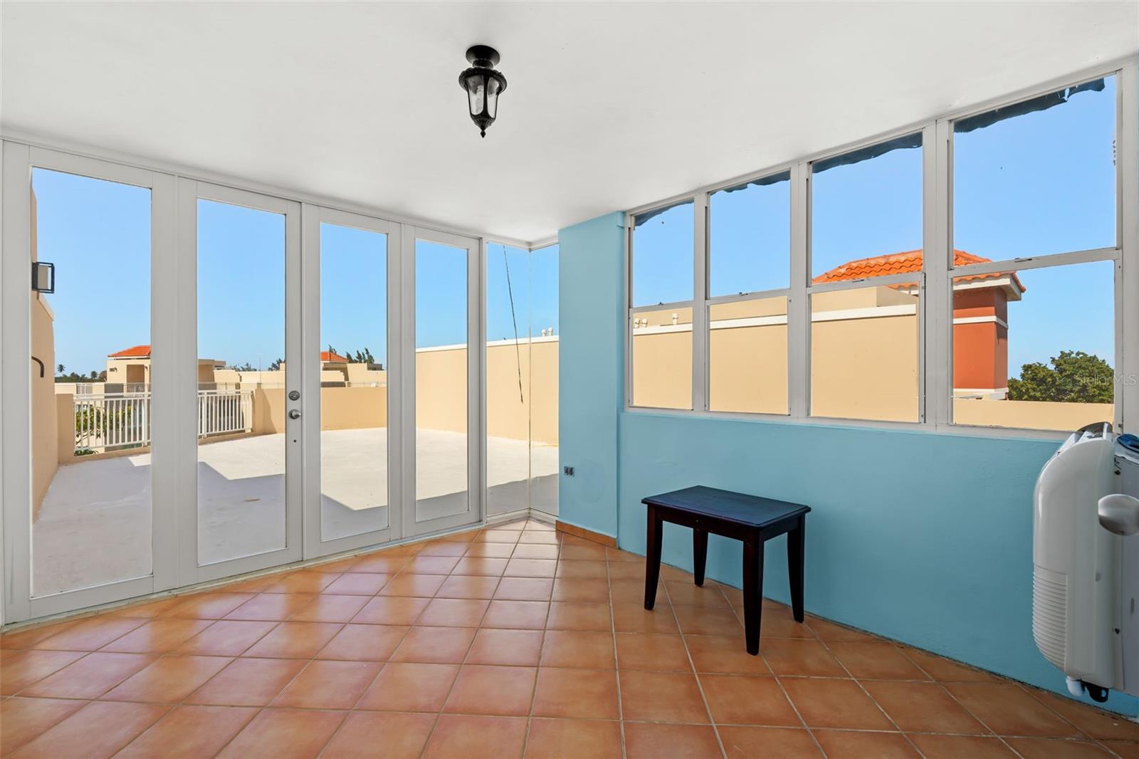 COND. ISLA BELA BEACH RESORT - Residential