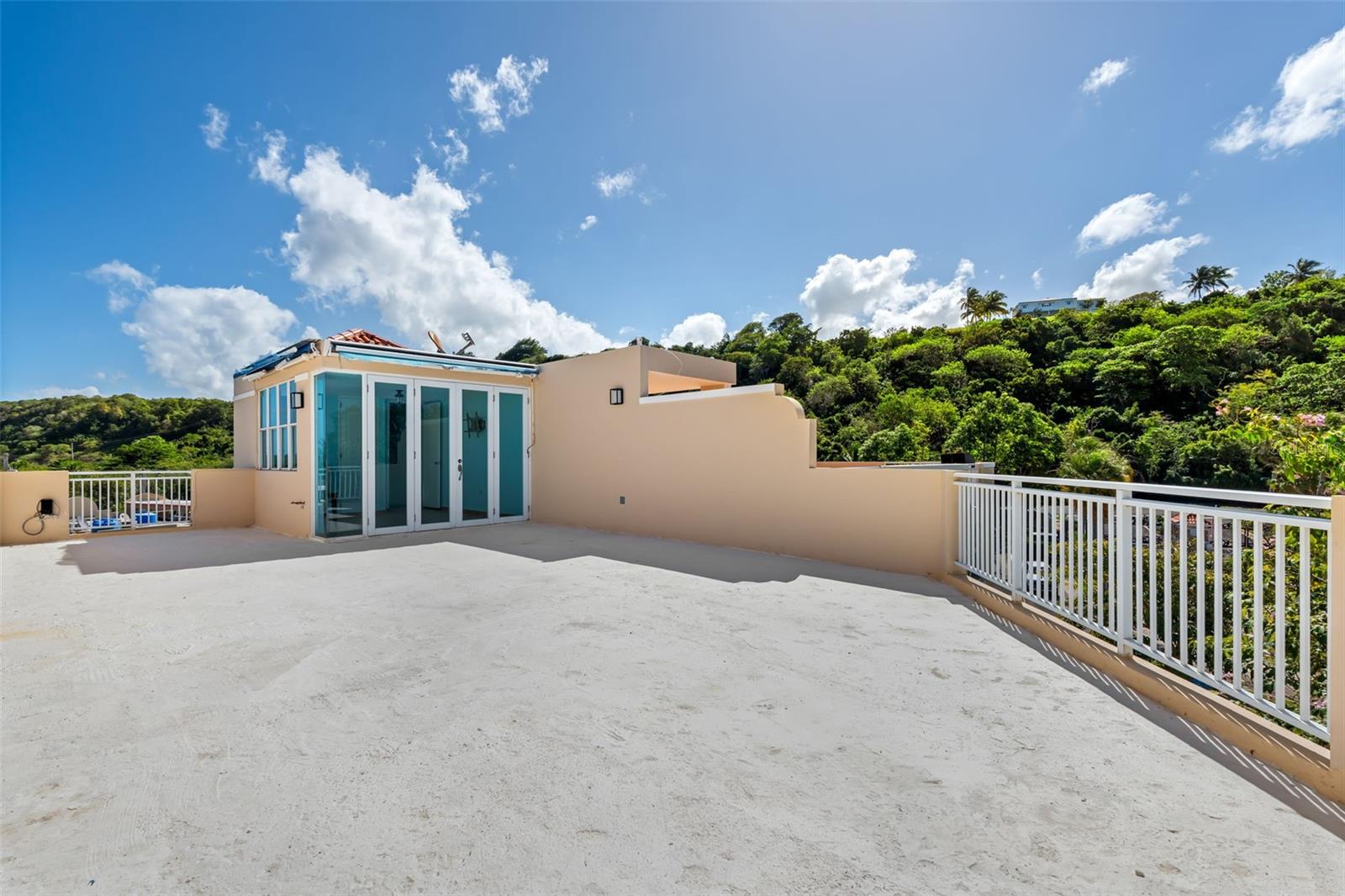 COND. ISLA BELA BEACH RESORT - Residential