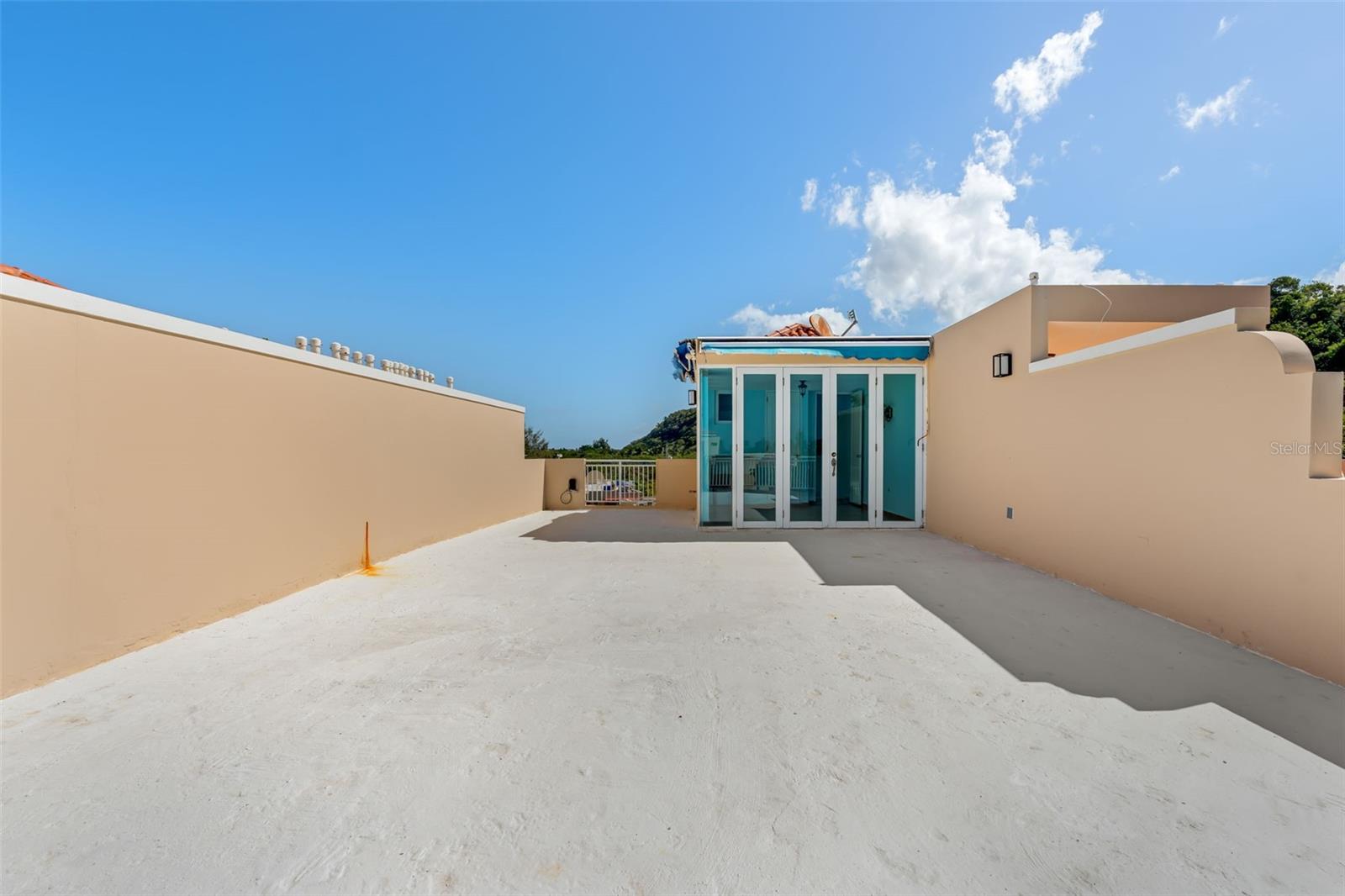 COND. ISLA BELA BEACH RESORT - Residential