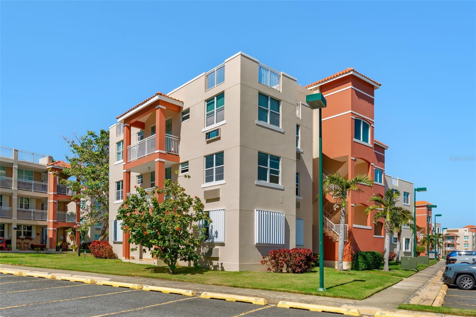 COND. ISLA BELA BEACH RESORT - Residential