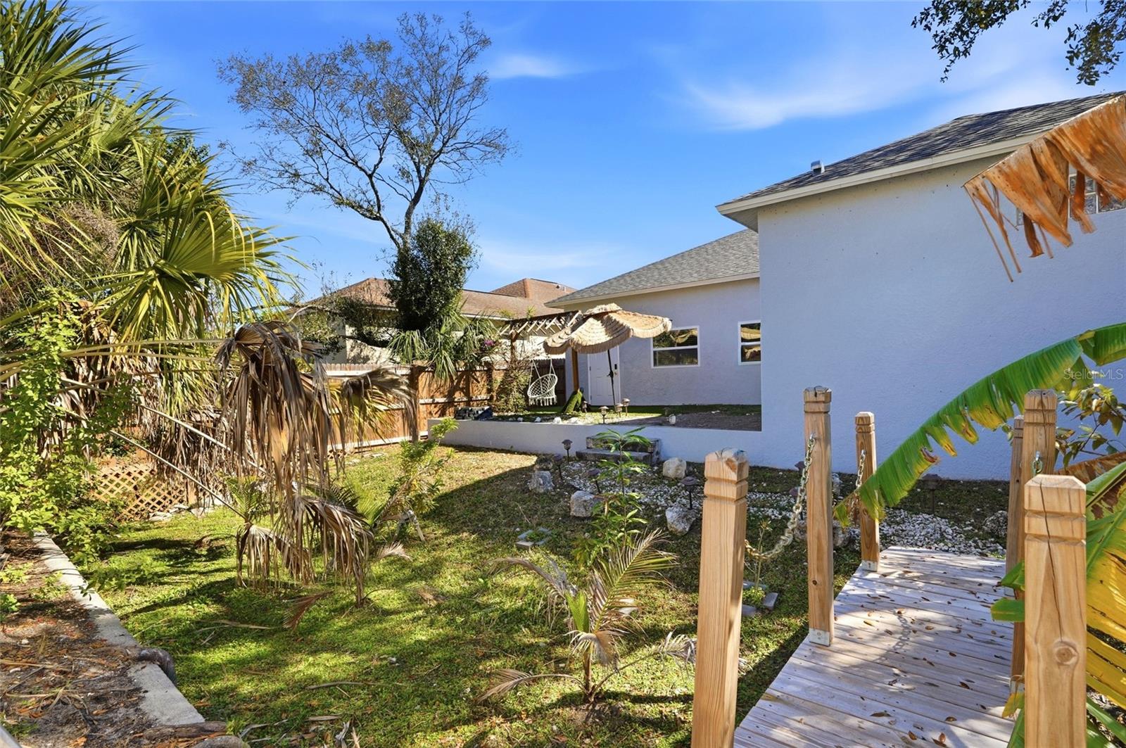 BARCLAY TRAILS - Residential