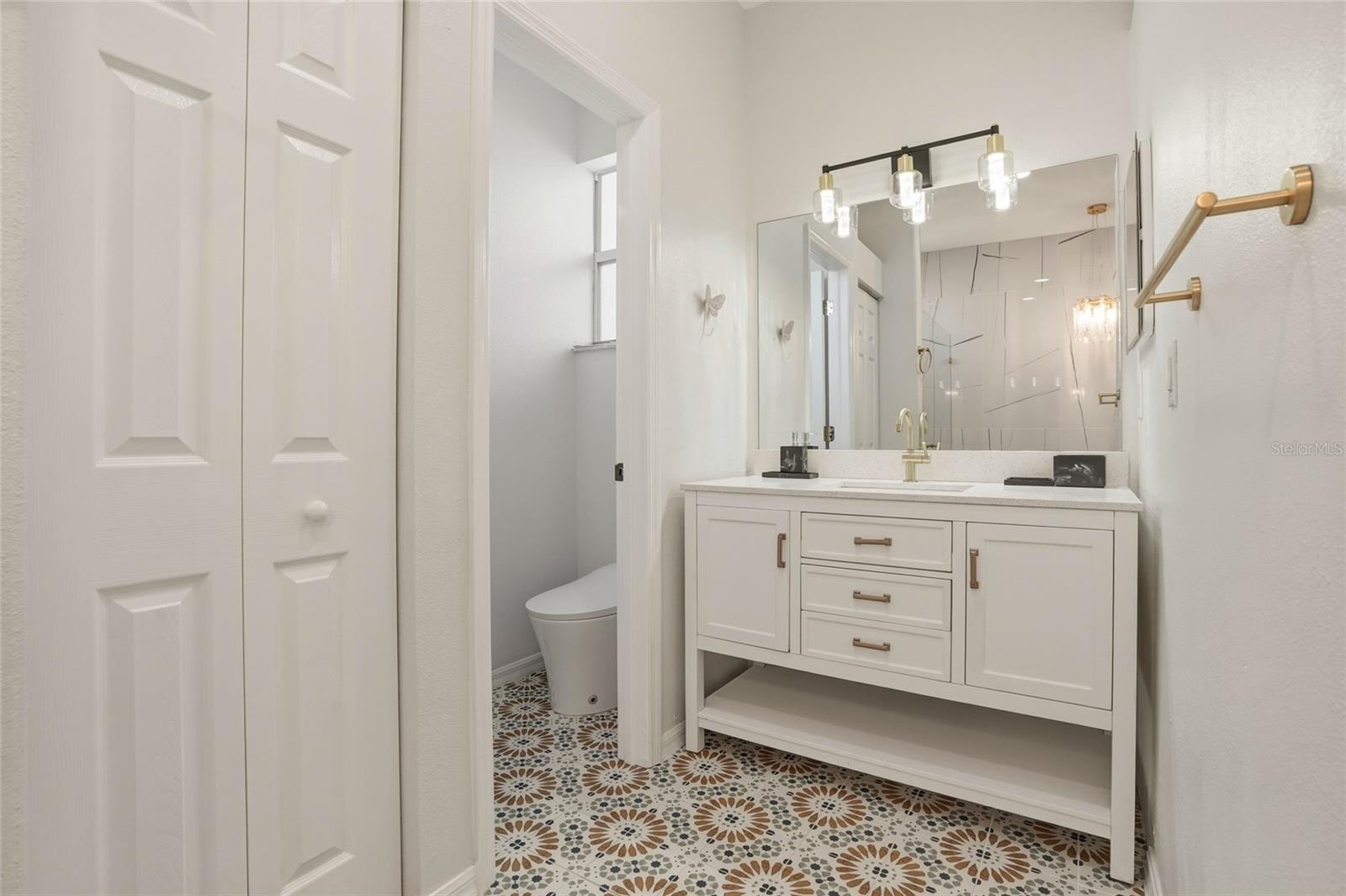 BARCLAY TRAILS - Residential