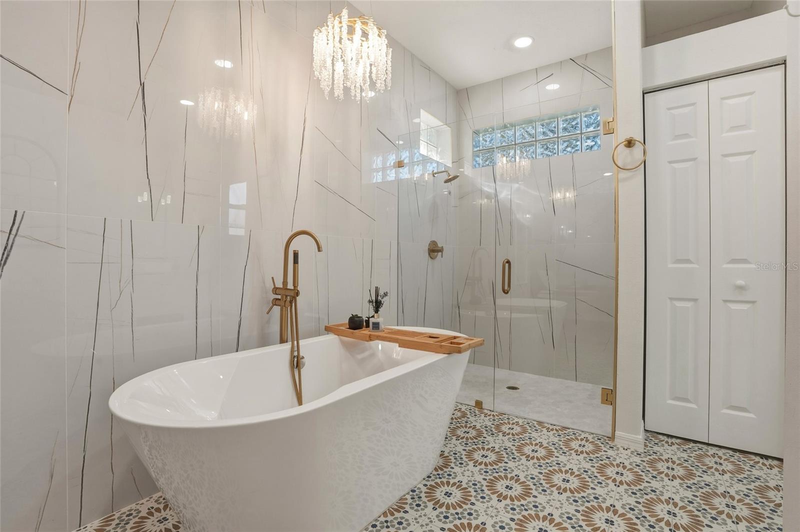 BARCLAY TRAILS - Residential