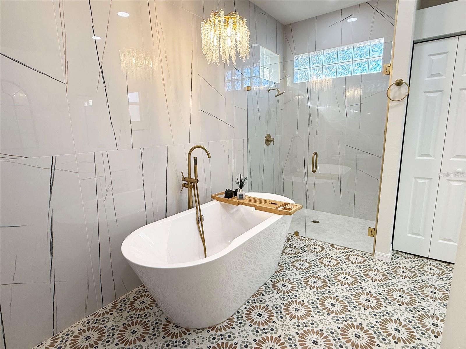 BARCLAY TRAILS - Residential