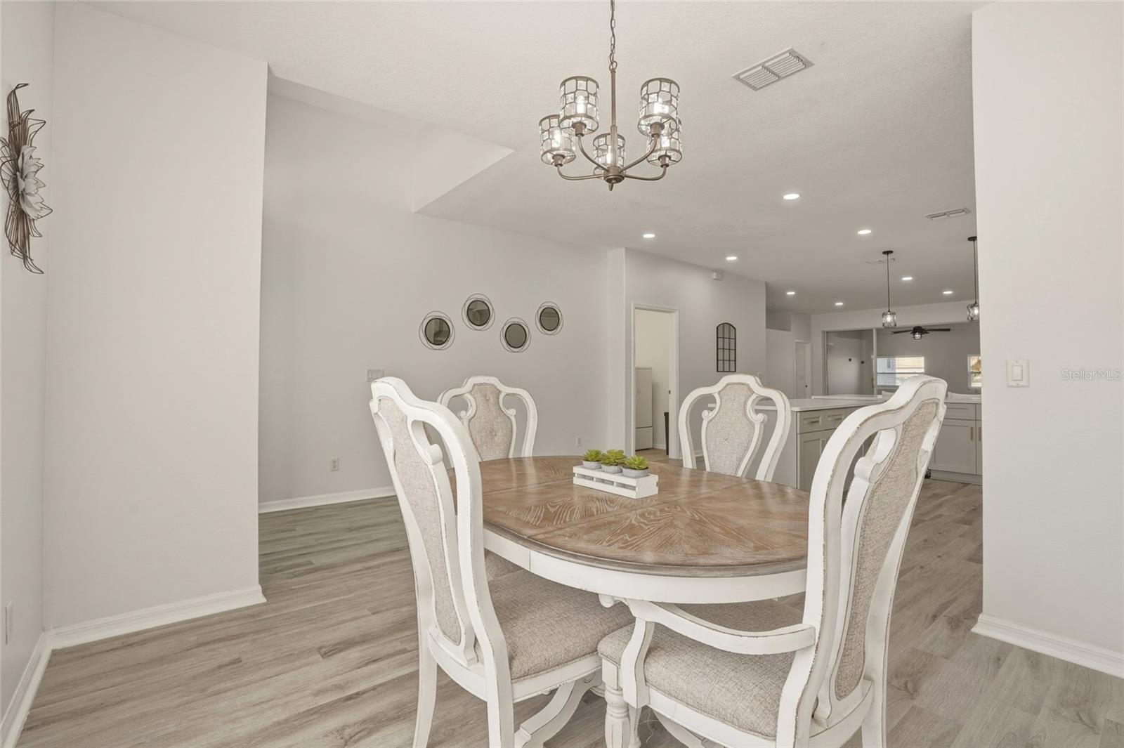 BARCLAY TRAILS - Residential