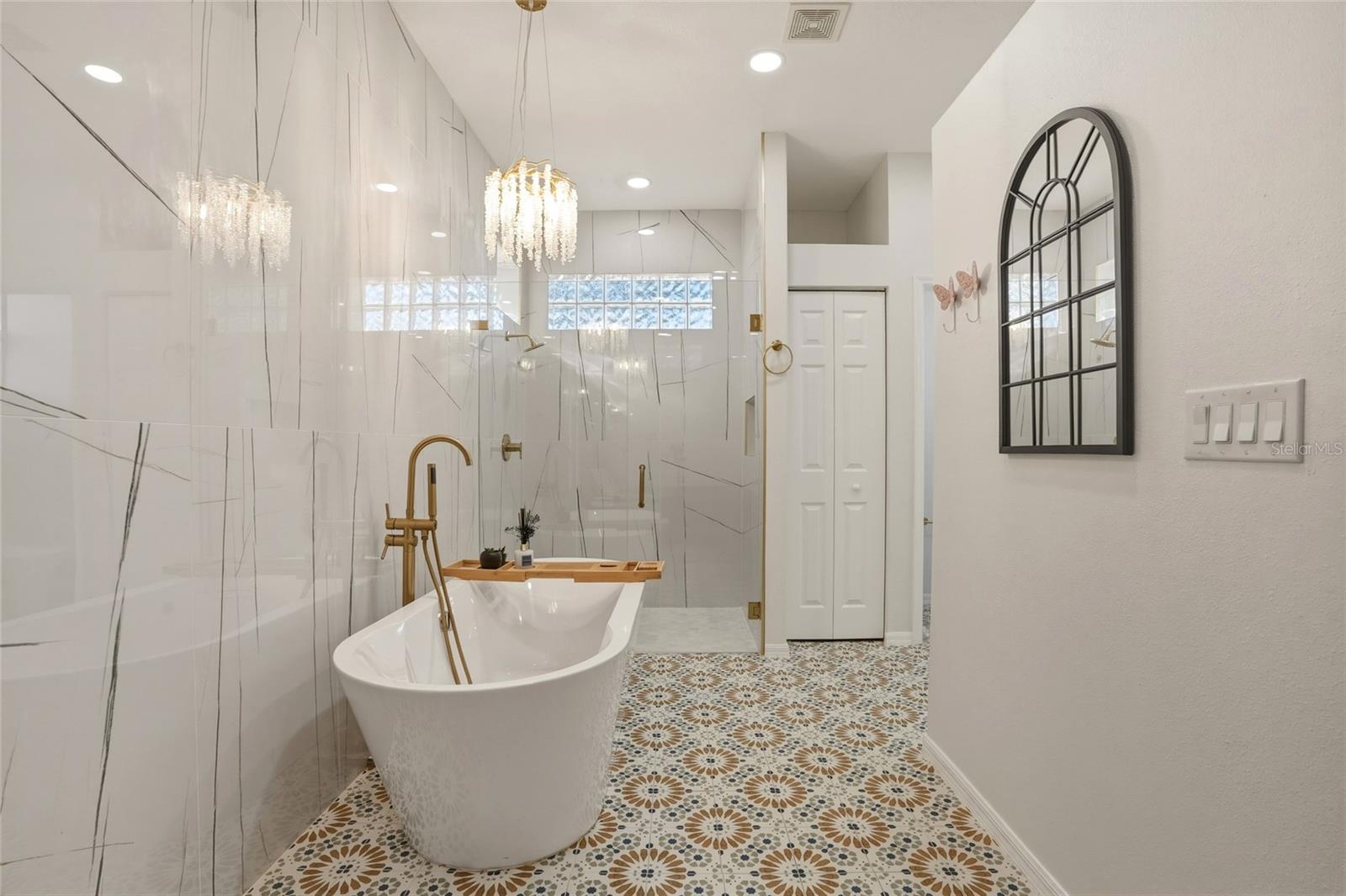 BARCLAY TRAILS - Residential