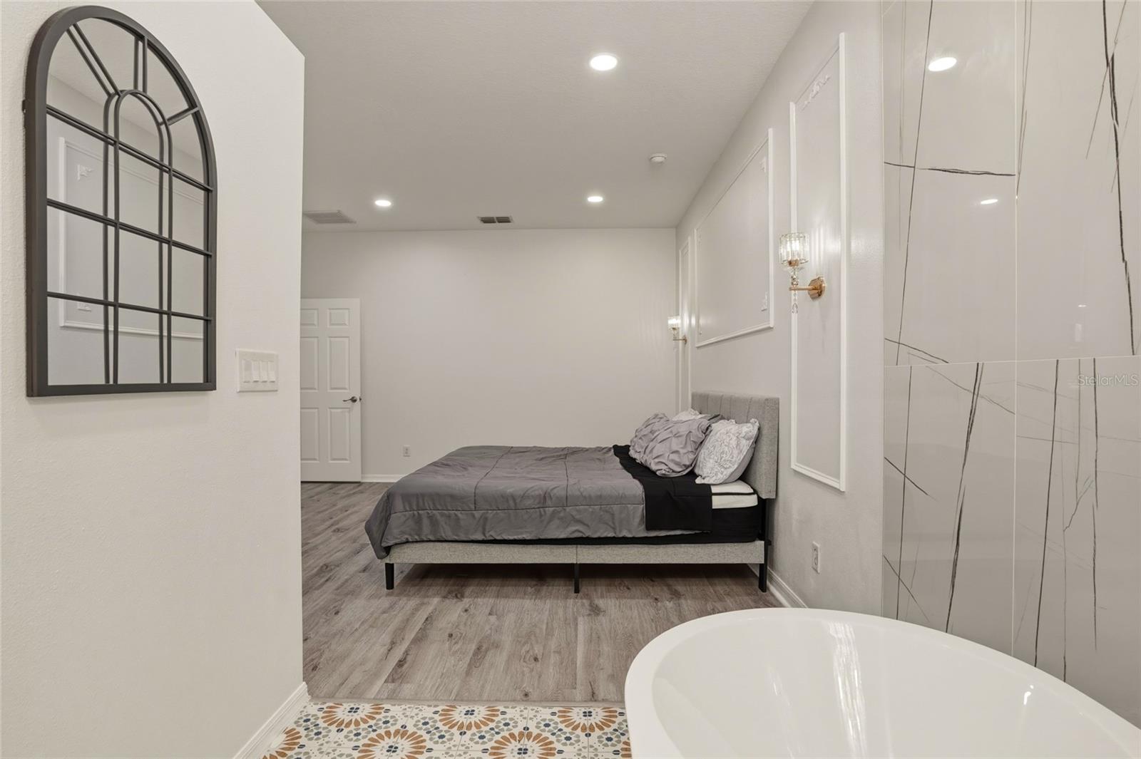 BARCLAY TRAILS - Residential