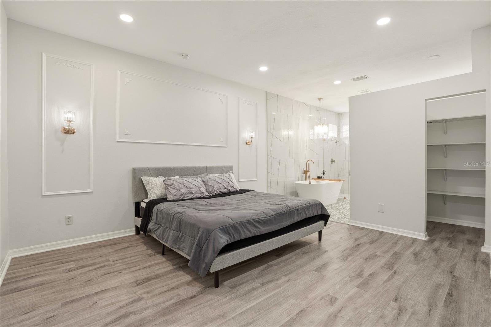 BARCLAY TRAILS - Residential