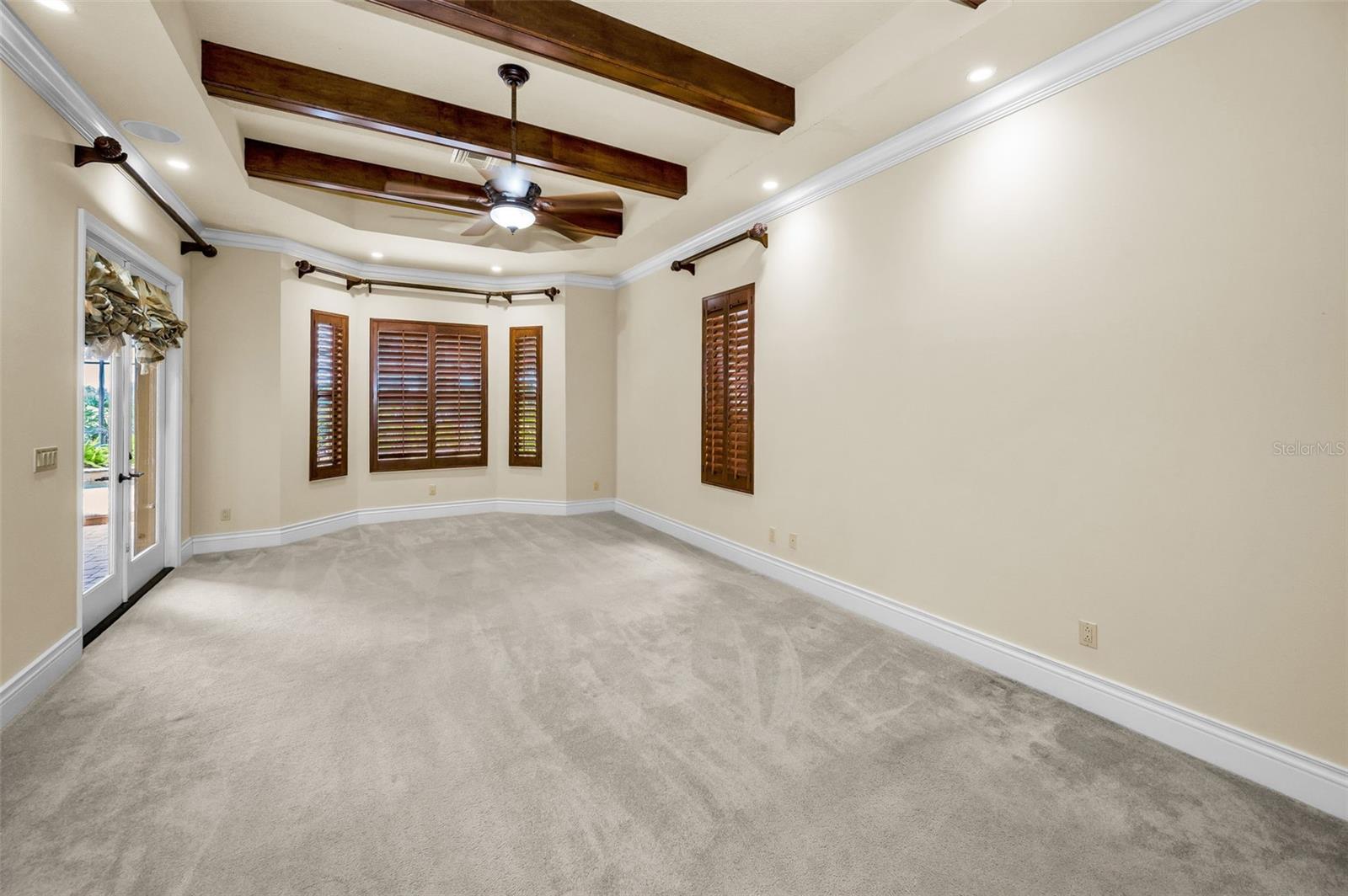 CHAMPIONS CLUB - Residential