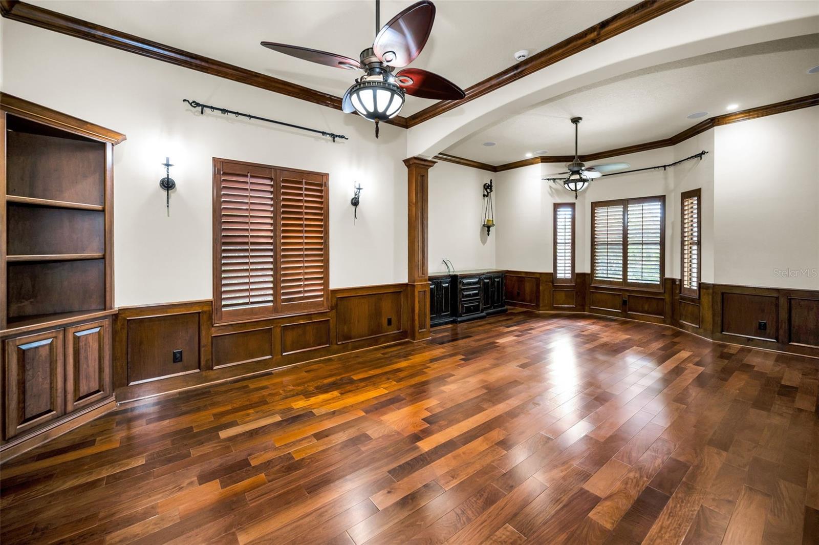 CHAMPIONS CLUB - Residential
