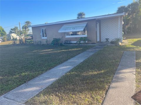 A home in PORT CHARLOTTE