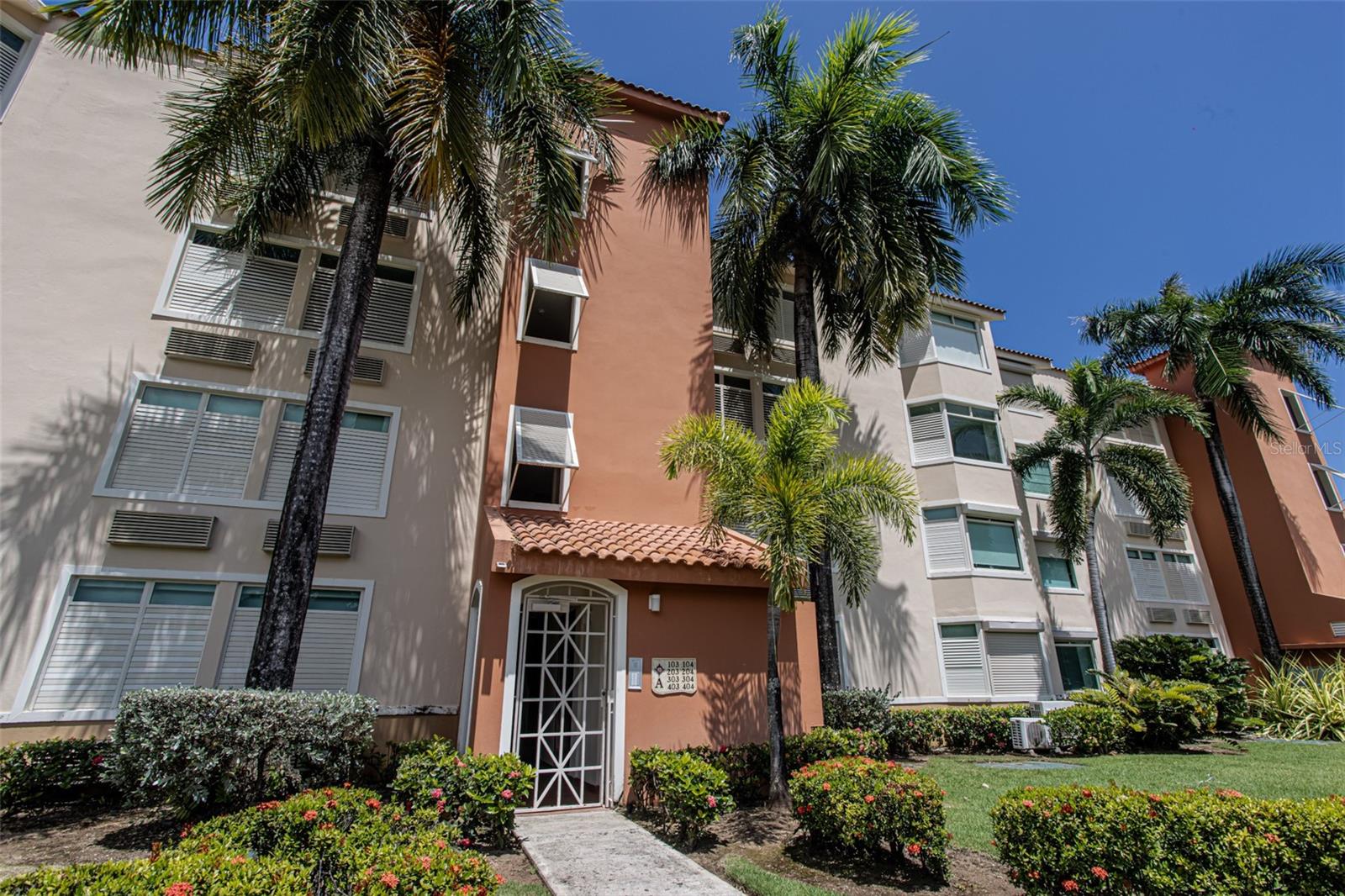 Beautiful apartment located in the exclusive Harbour Point complex of Palmas del Mar. This gated waterfront community offers residents a private pool, clubhouse, and direct access to the marina. The apartment features an open-concept layout, abundant natural light, high ceilings, a private terrace, two parking spaces, and dedicated golf cart parking - perfect for exploring the resort. Palmas del Mar is a 2,700-acre master-planned community on Puerto Rico’s southeastern coast, offering a lifestyle like no other. Residents enjoy two championship golf courses, a 20-court tennis center, equestrian facilities, a beach club, and a full-service marina. With over 20 restaurants, boutique shops, and The Palmas Academy, a top school, this community blends luxury living with the beauty of the Caribbean. This apartment is ideal as a primary residence, vacation home, or investment property in a secure and amenity-rich environment.
