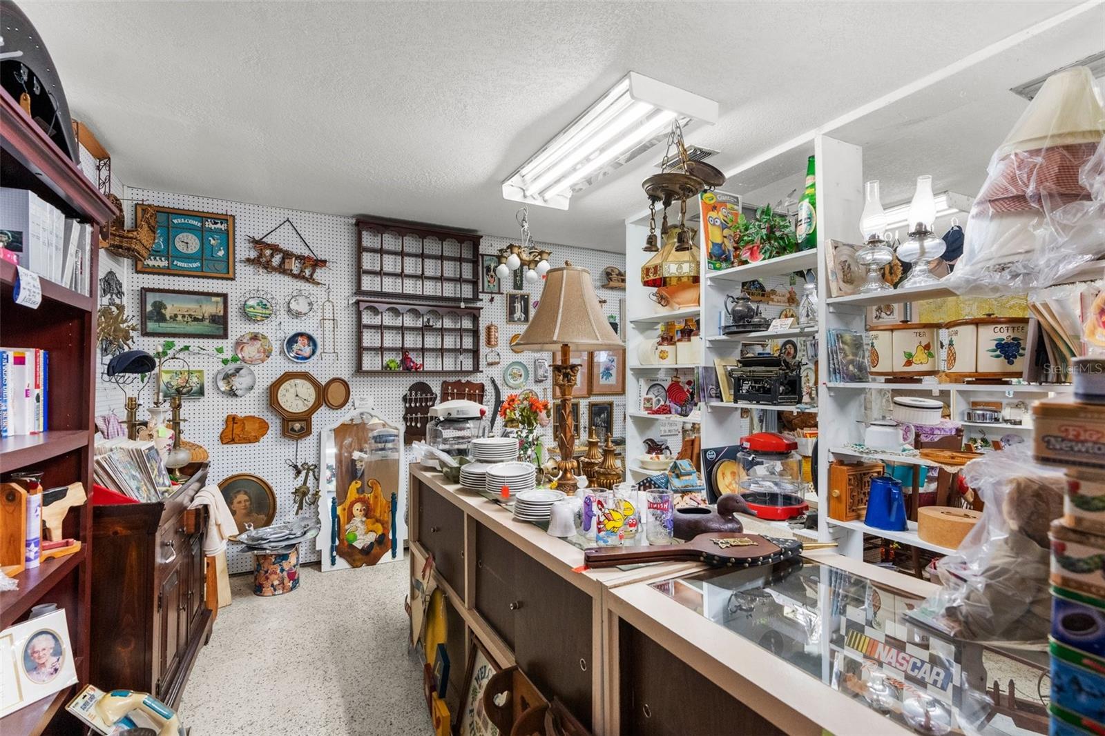 NORTH BROOK - Commercial Sale