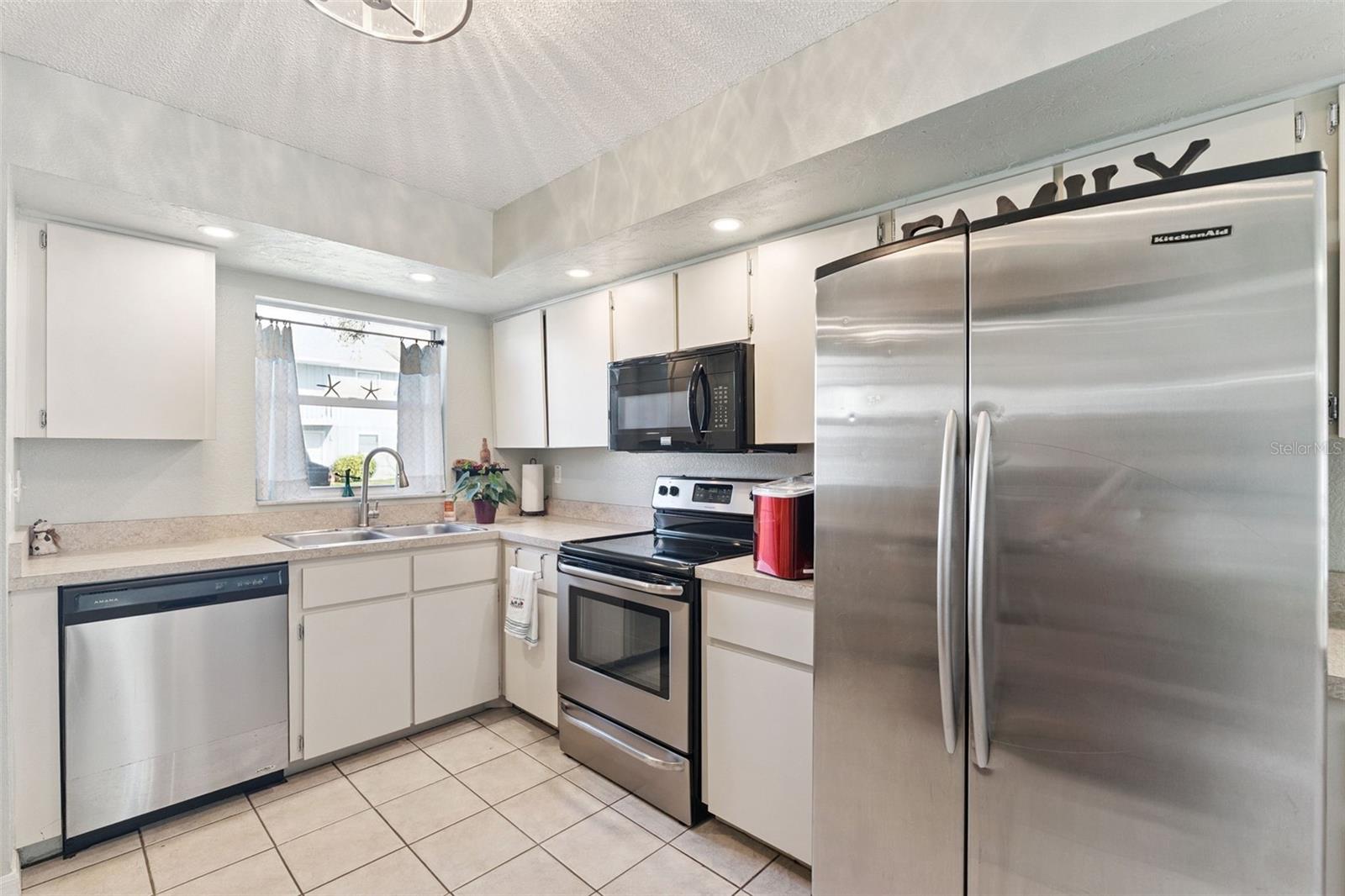 VILLAS AT RIVER OAKS - Residential