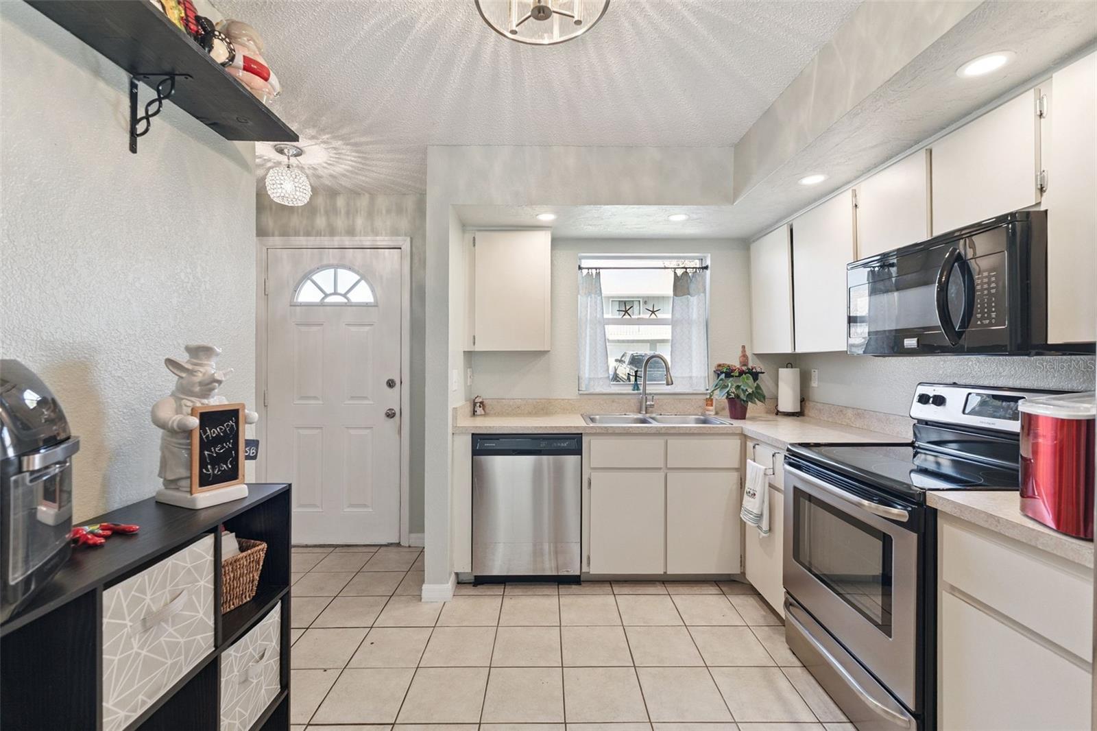 VILLAS AT RIVER OAKS - Residential